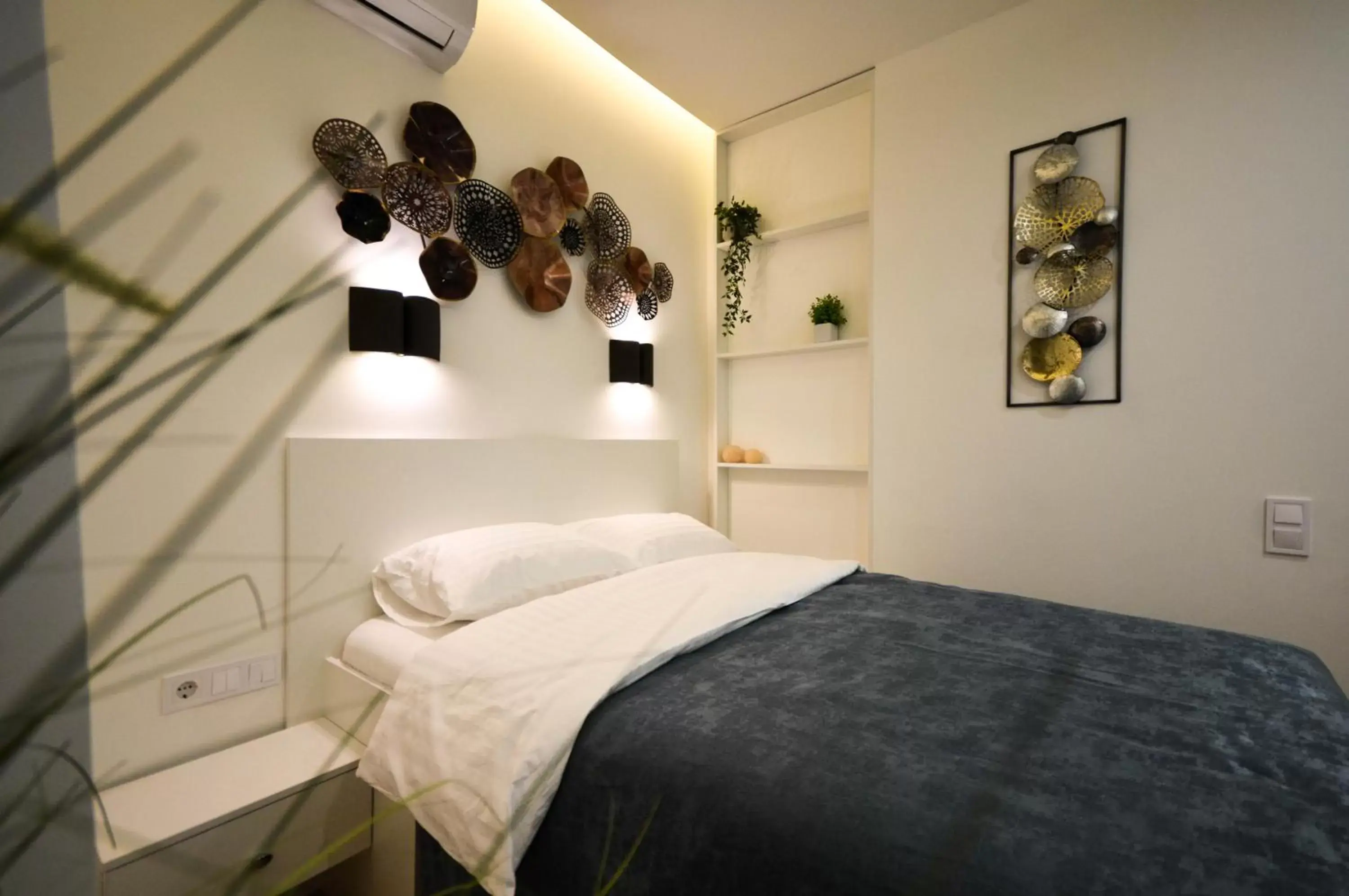 Deluxe Double Room in Smart Apartment in Kyiv Center Deluxe Double Room in Smart Apartment in Kyiv Center