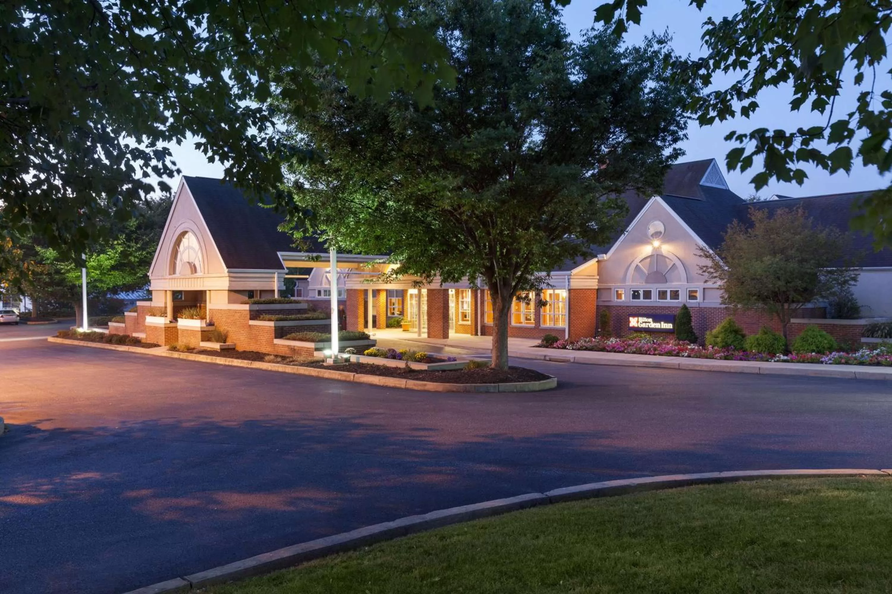 Property building in Hilton Garden Inn Lancaster