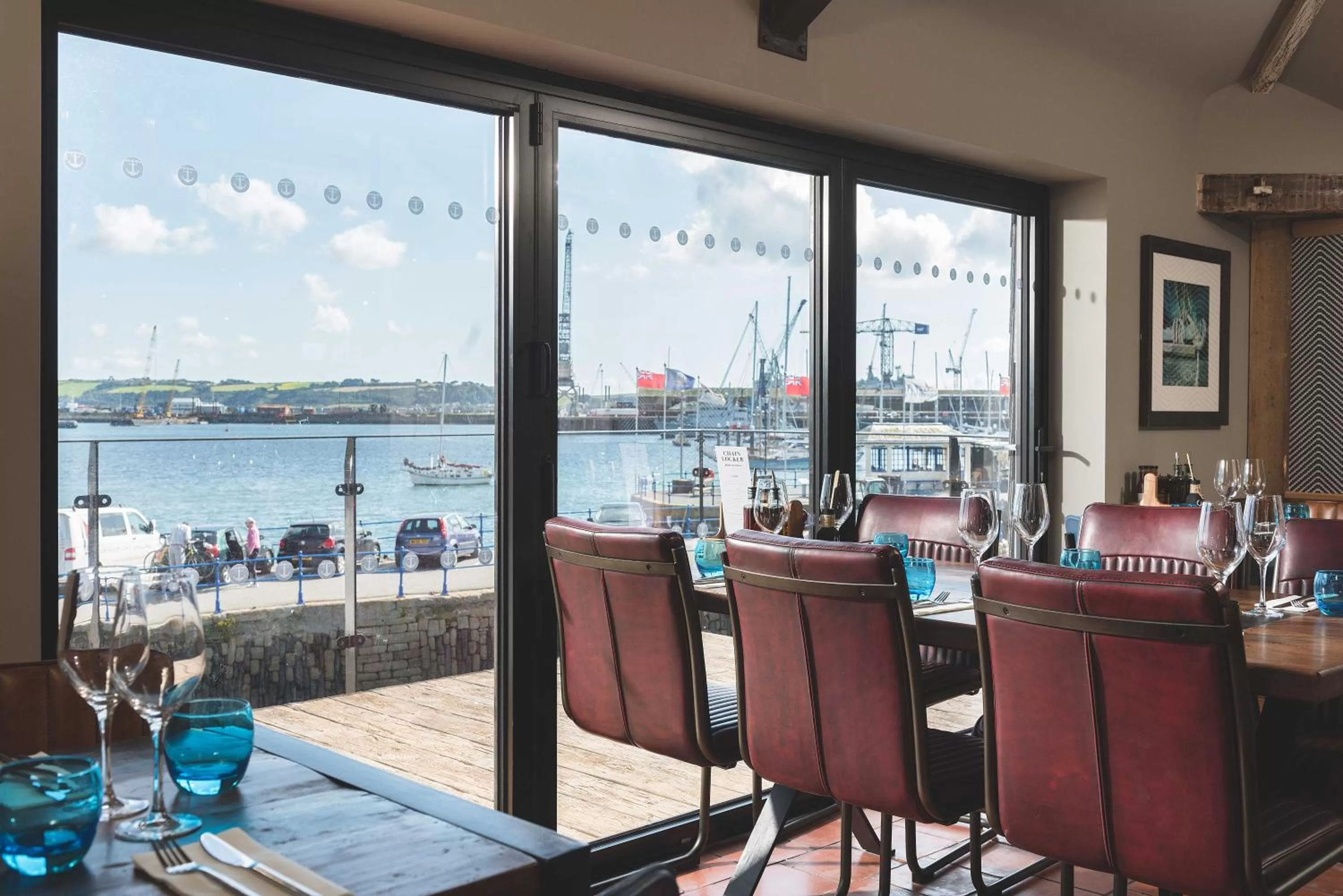 Restaurant/places to eat in Chainlocker