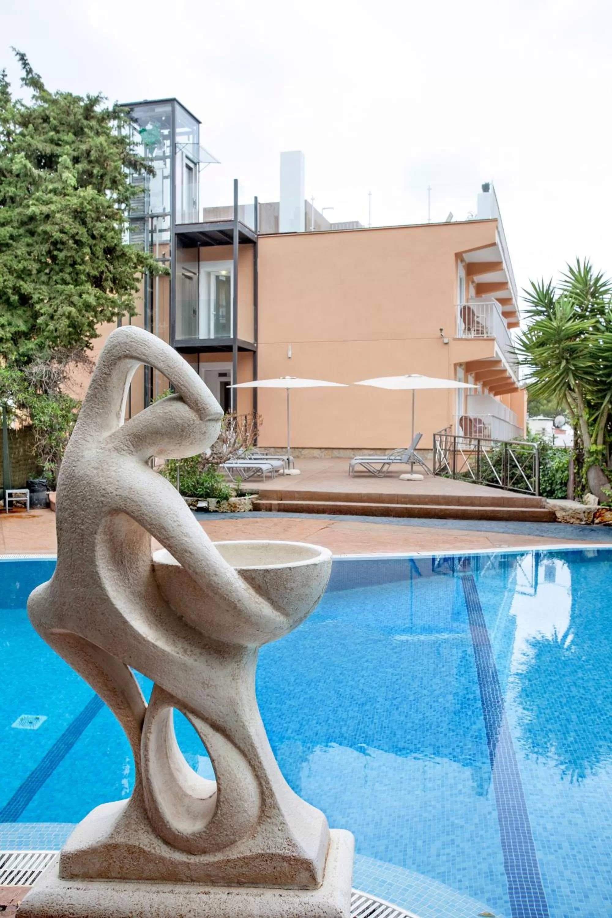 Swimming pool in Morlans Garden