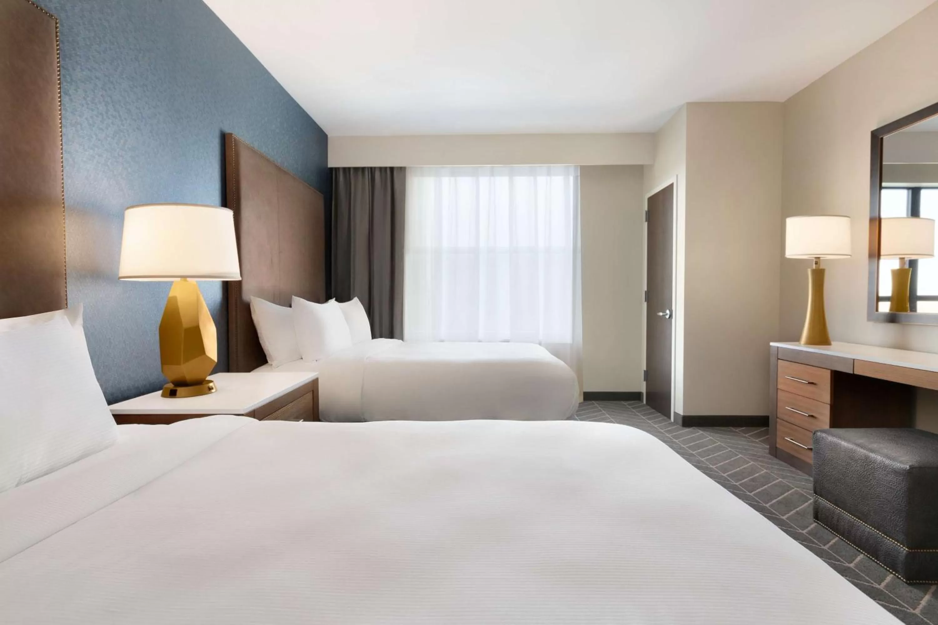 Bedroom, Bed in Embassy Suites By Hilton Wilmington Riverfront