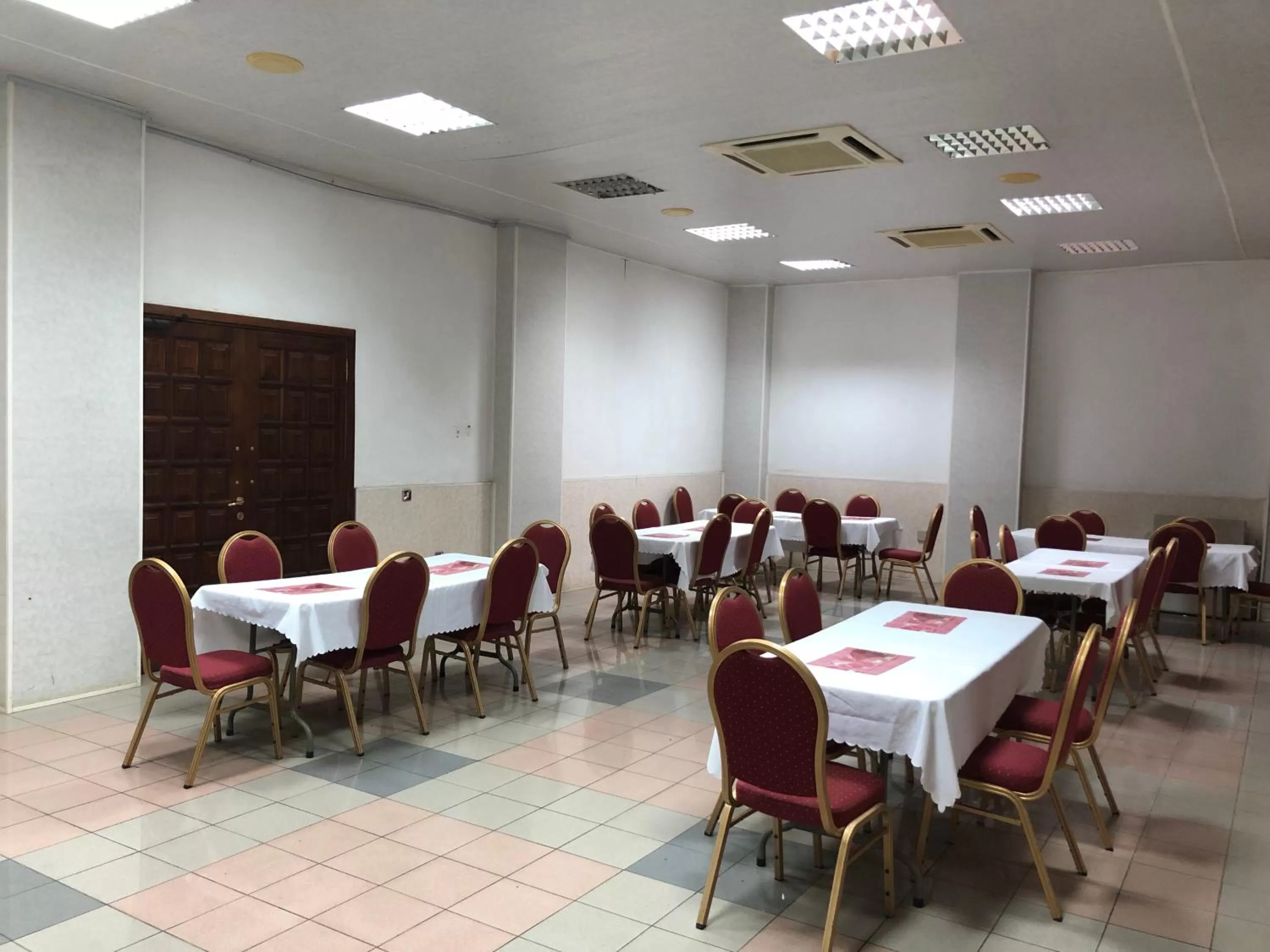 Restaurant/places to eat in Maple Leaf Korean Hotel