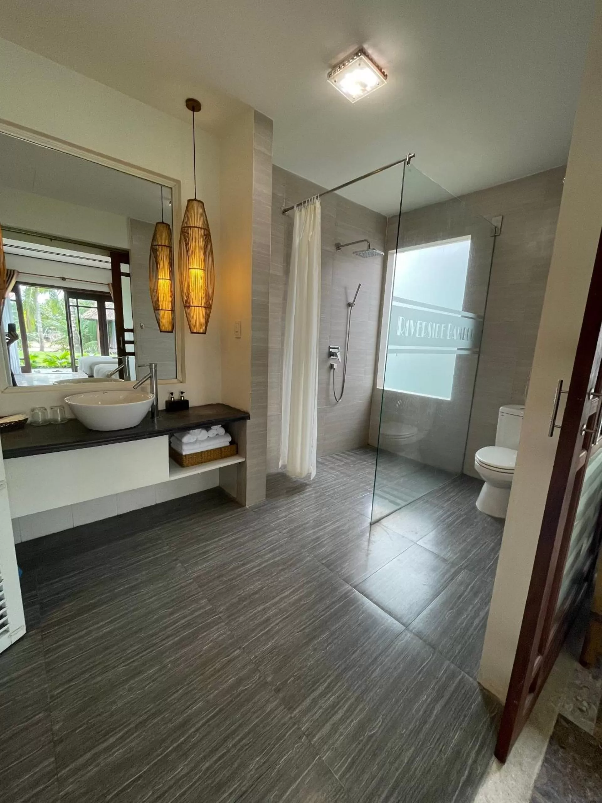 Toilet in Riverside Bamboo Resort Hoi An