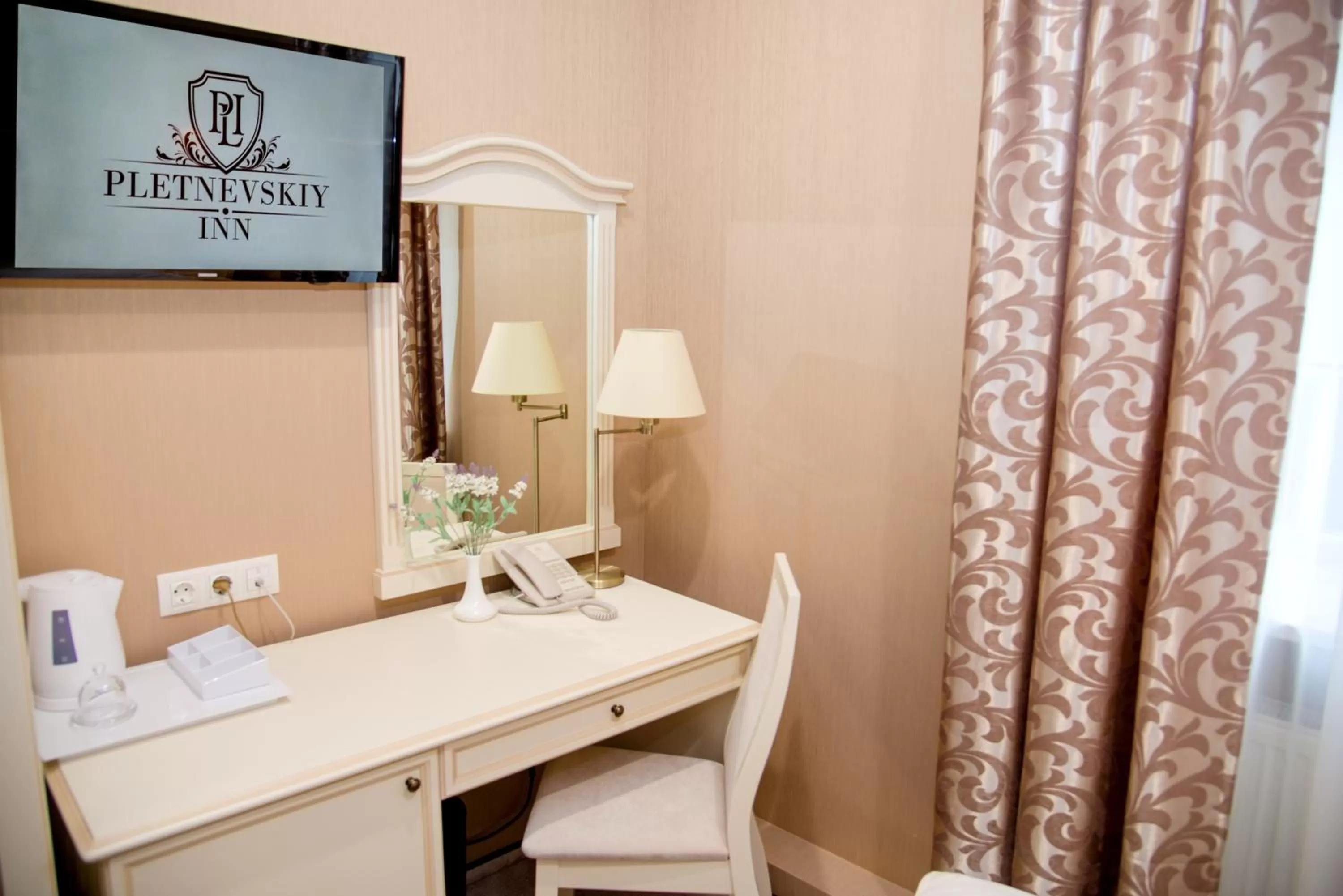 Decorative detail in Pletnevskiy Inn