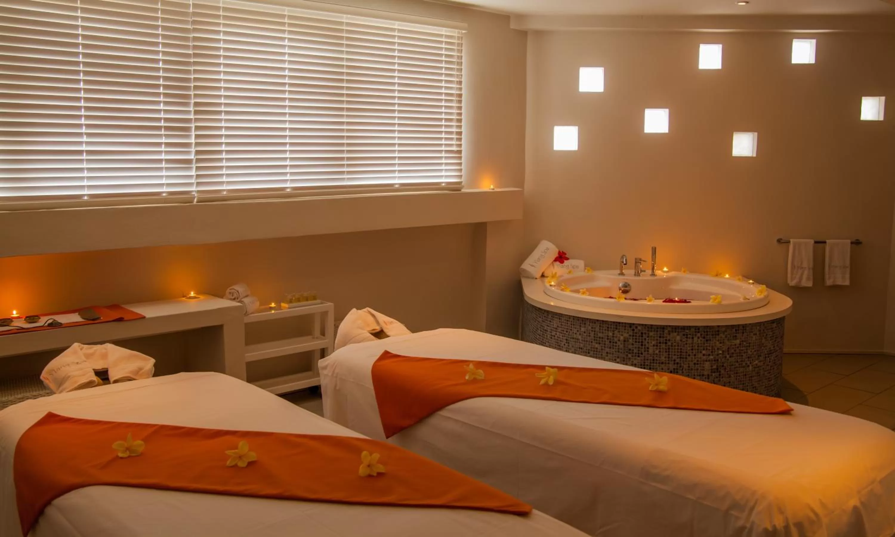 Spa and wellness centre/facilities, Bed in Solana Beach Mauritius - Adults Only