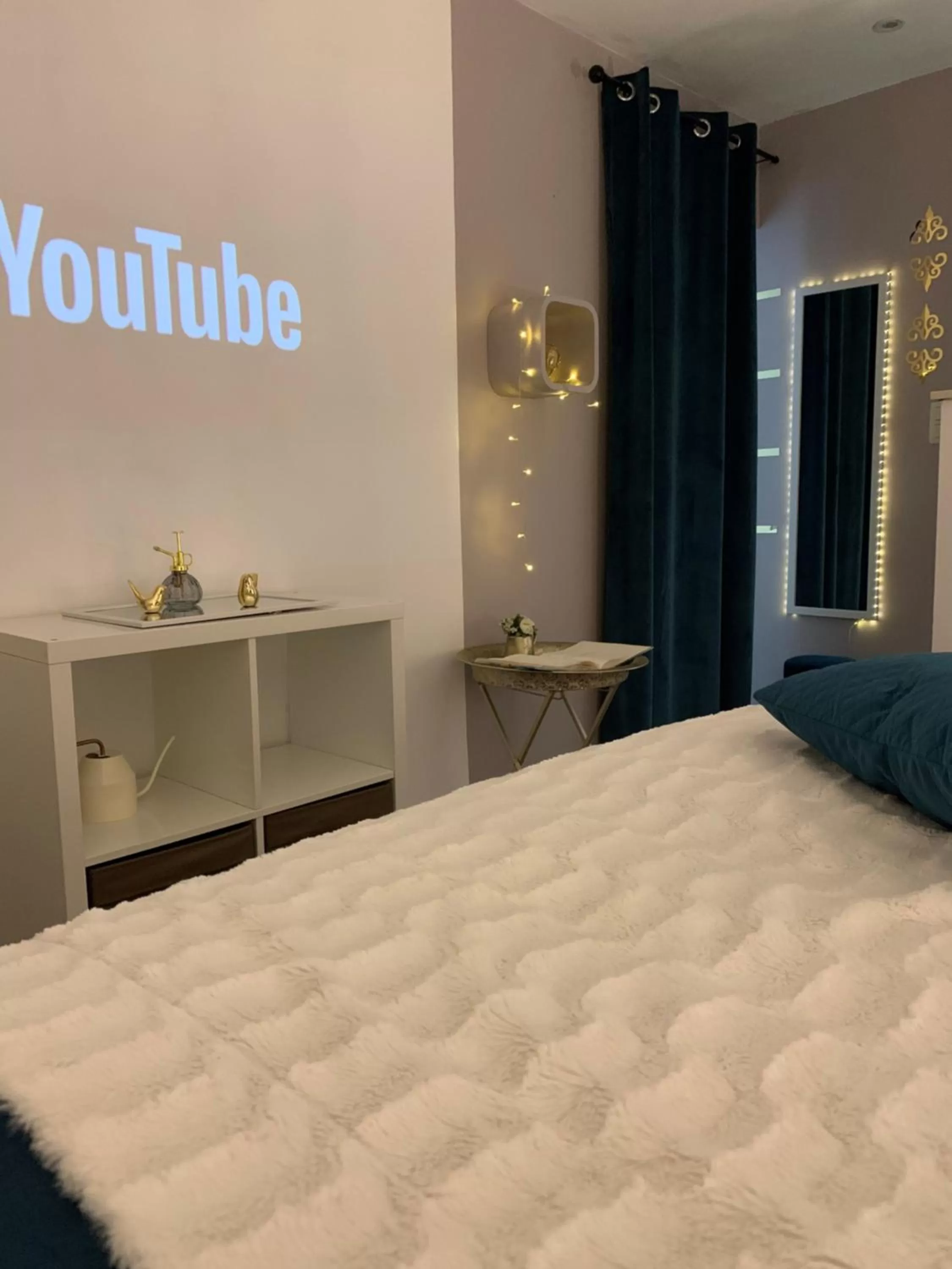 Bed in Au petit nid Froissart