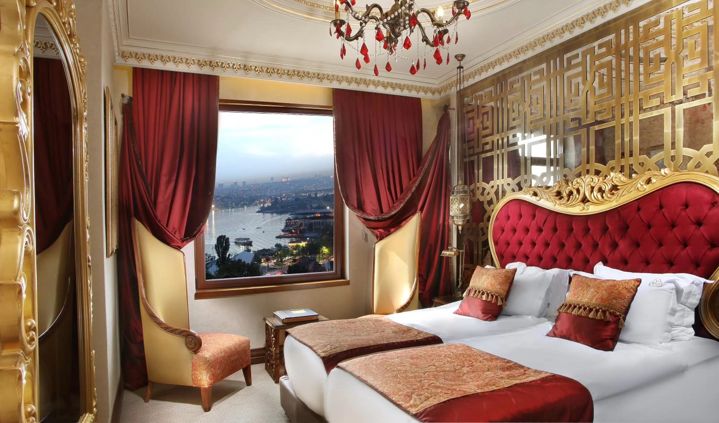 Bed in Daru Sultan Hotels Galata