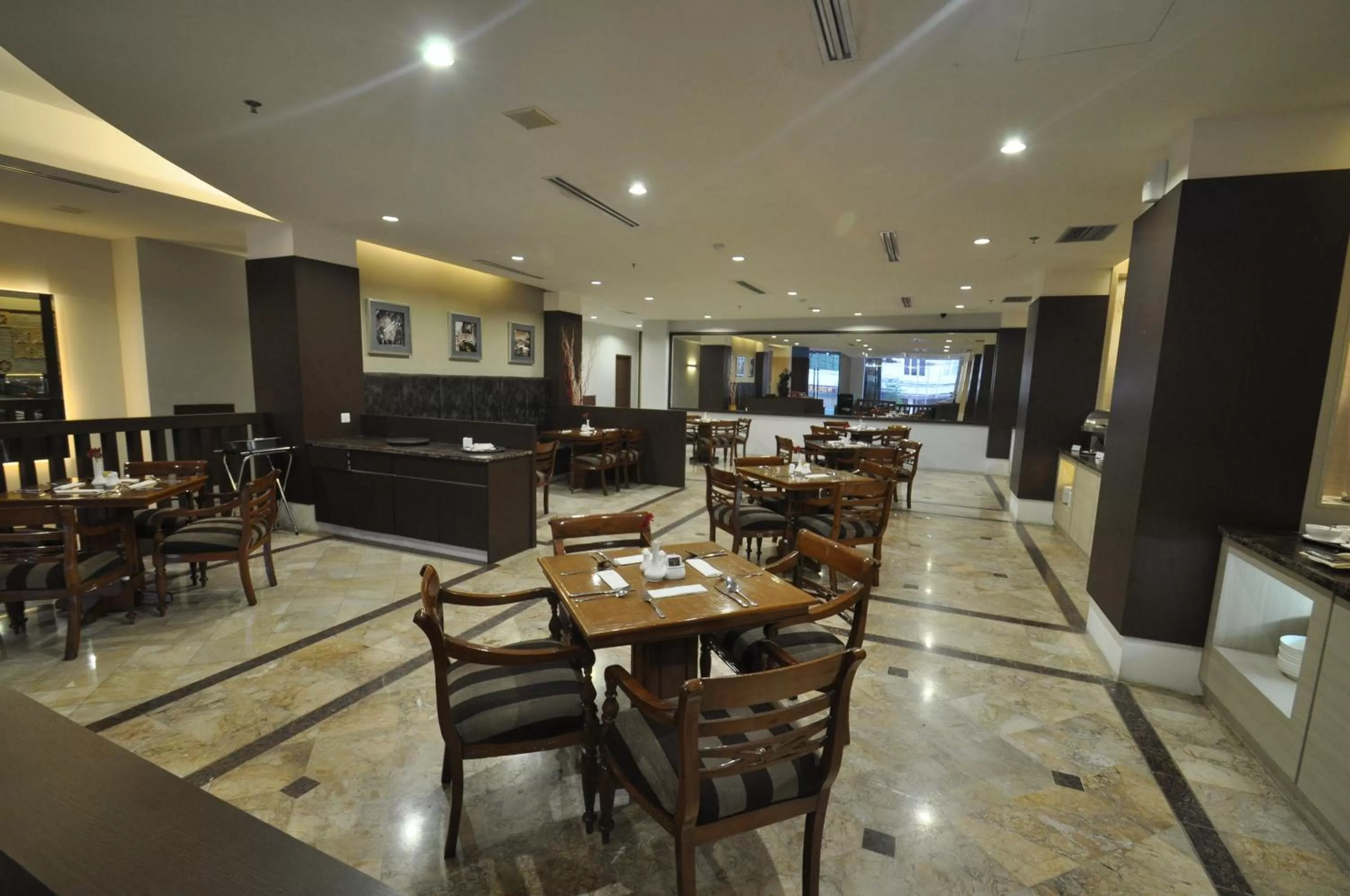 Restaurant/places to eat in Dreamtel Jakarta