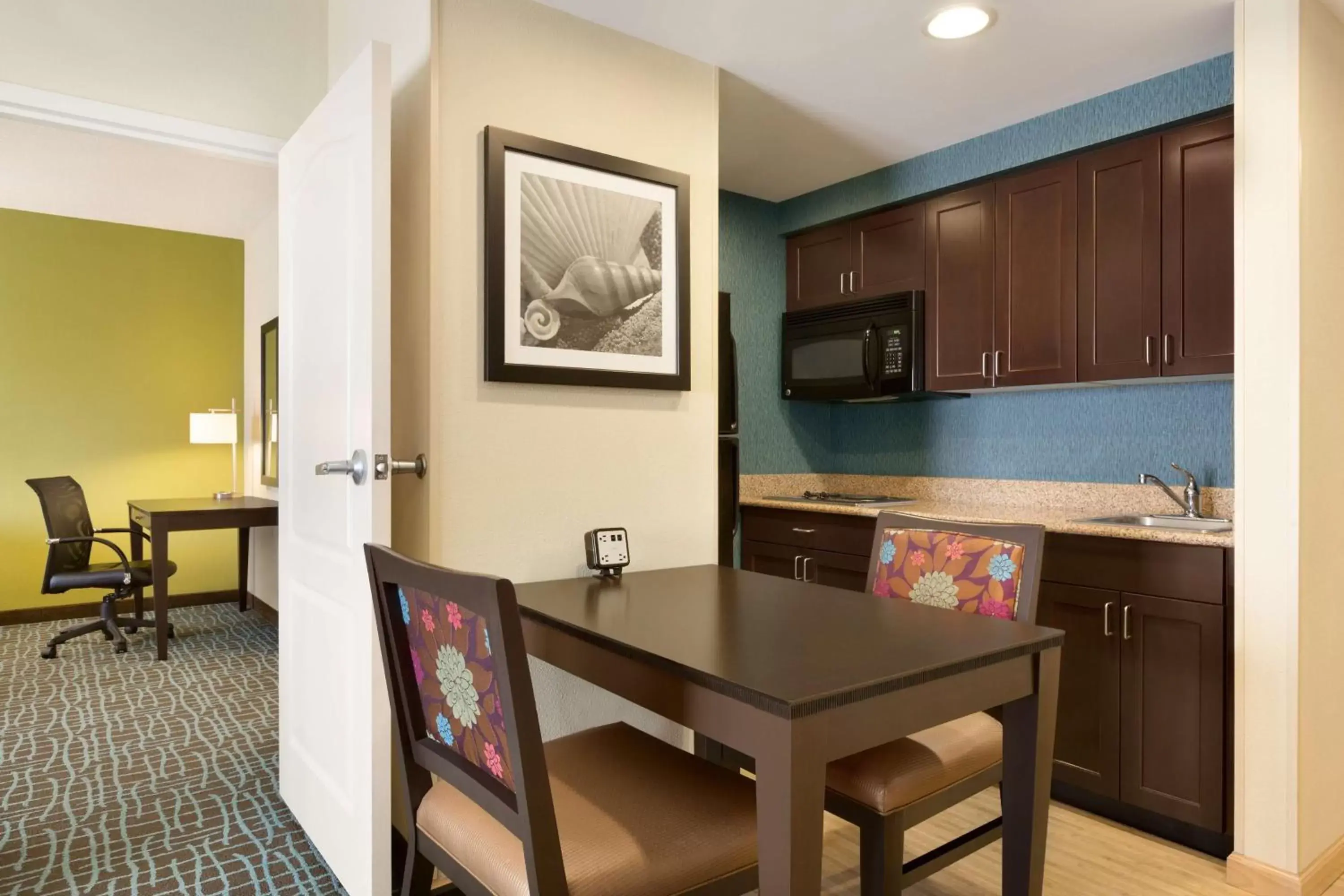 One-Bedroom King Suite - Non-Smoking in Homewood Suites Fort Myers Airport - FGCU One-Bedroom King Suite - Non-Smoking in Homewood Suites Fort Myers Airport - FGCU