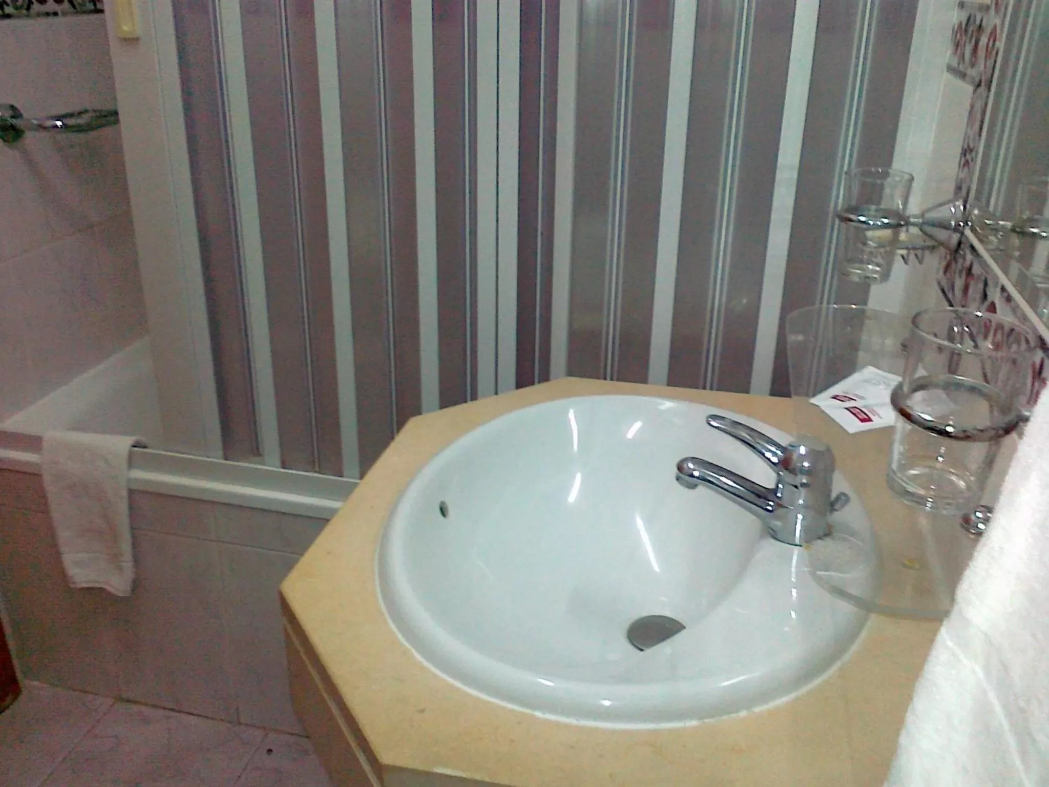 Bathroom in Real Caparica Hotel