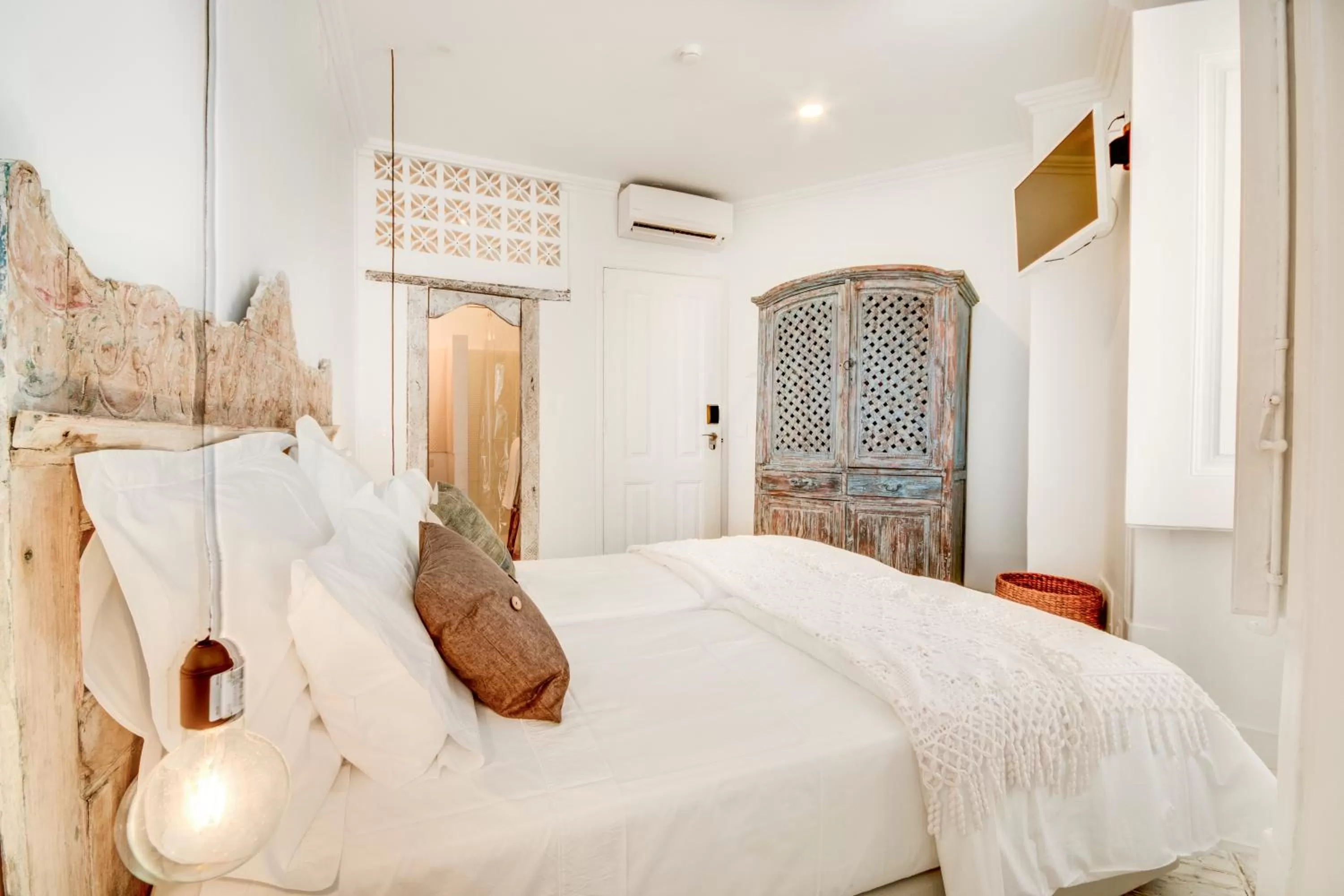 Photo of the whole room, Bed in Garam Lisboa