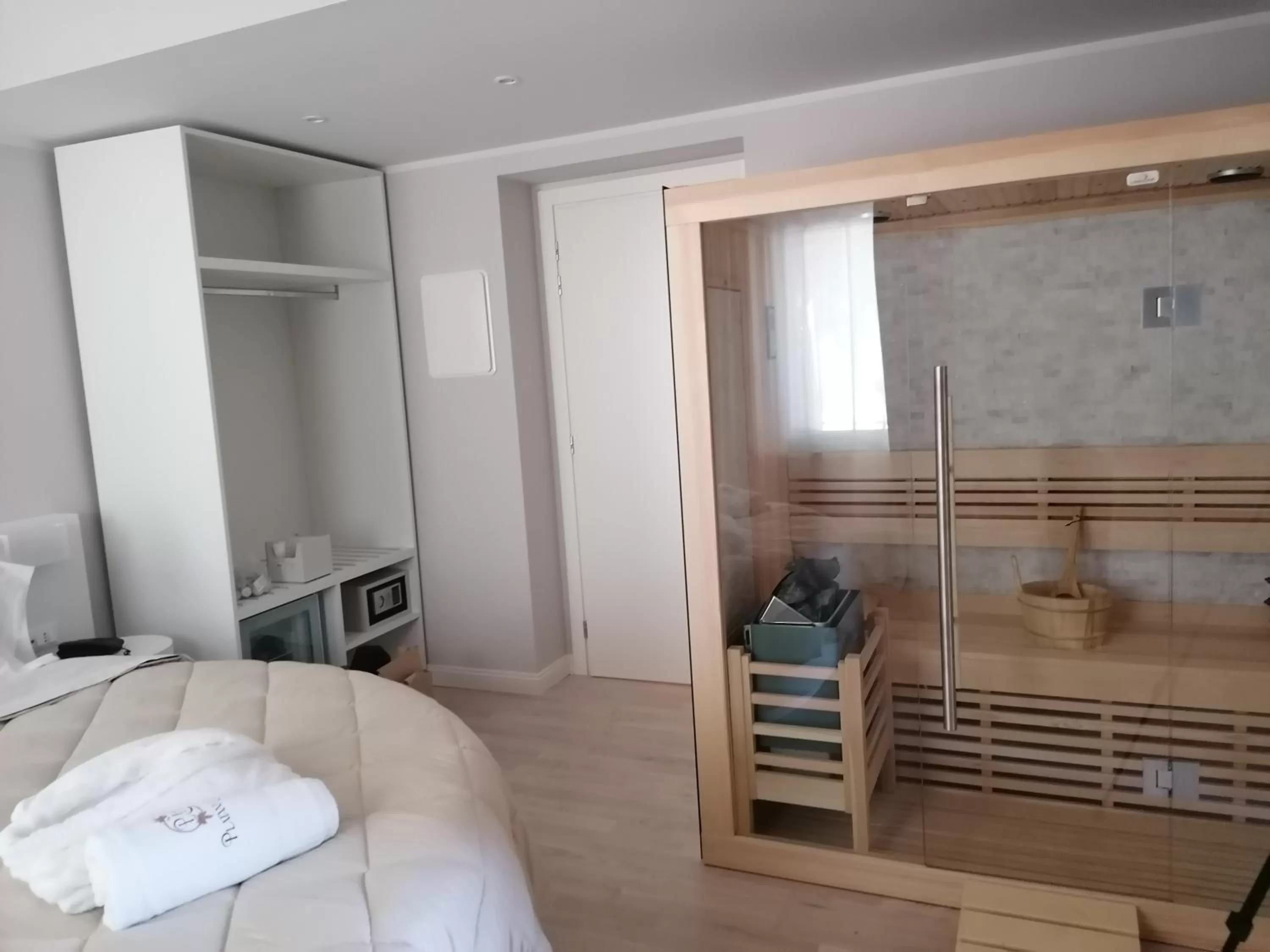 Bed in Platani Hotel