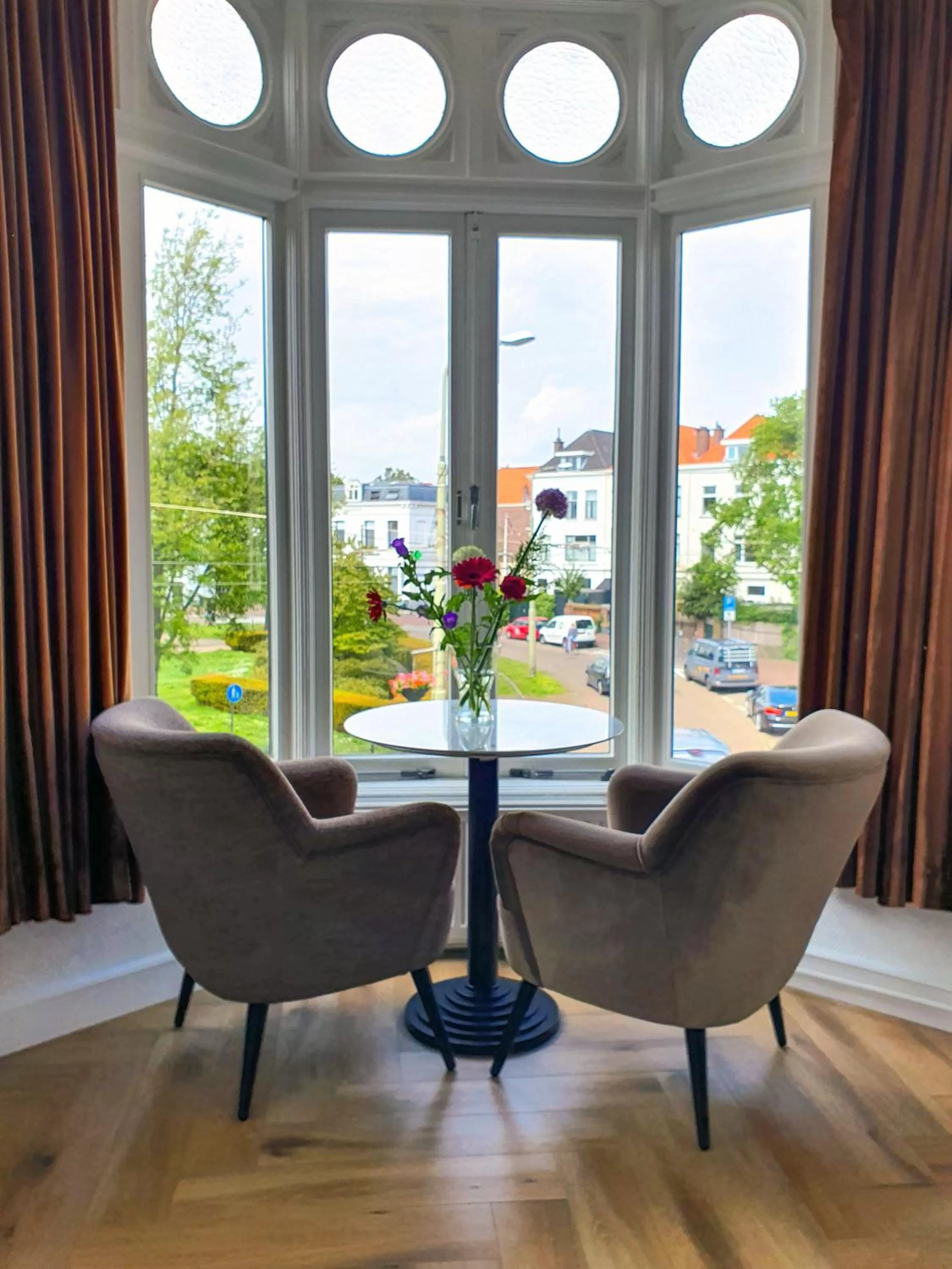Seating area in Hotel Sebel