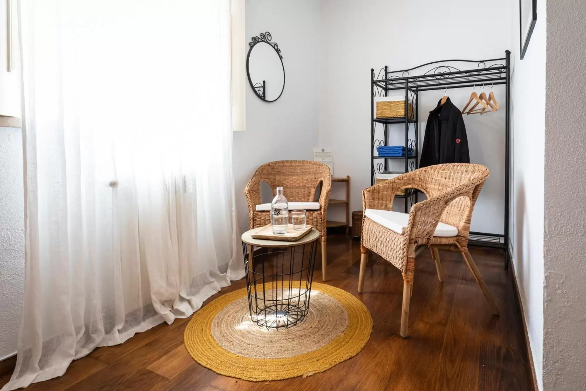 Double Room with Bunk Bed and Private Bathroom in Quinta do Pé Descalço - Country Guesthouse in Sintra Double Room with Bunk Bed and Private Bathroom in Quinta do Pé Descalço - Country Guesthouse in Sintra