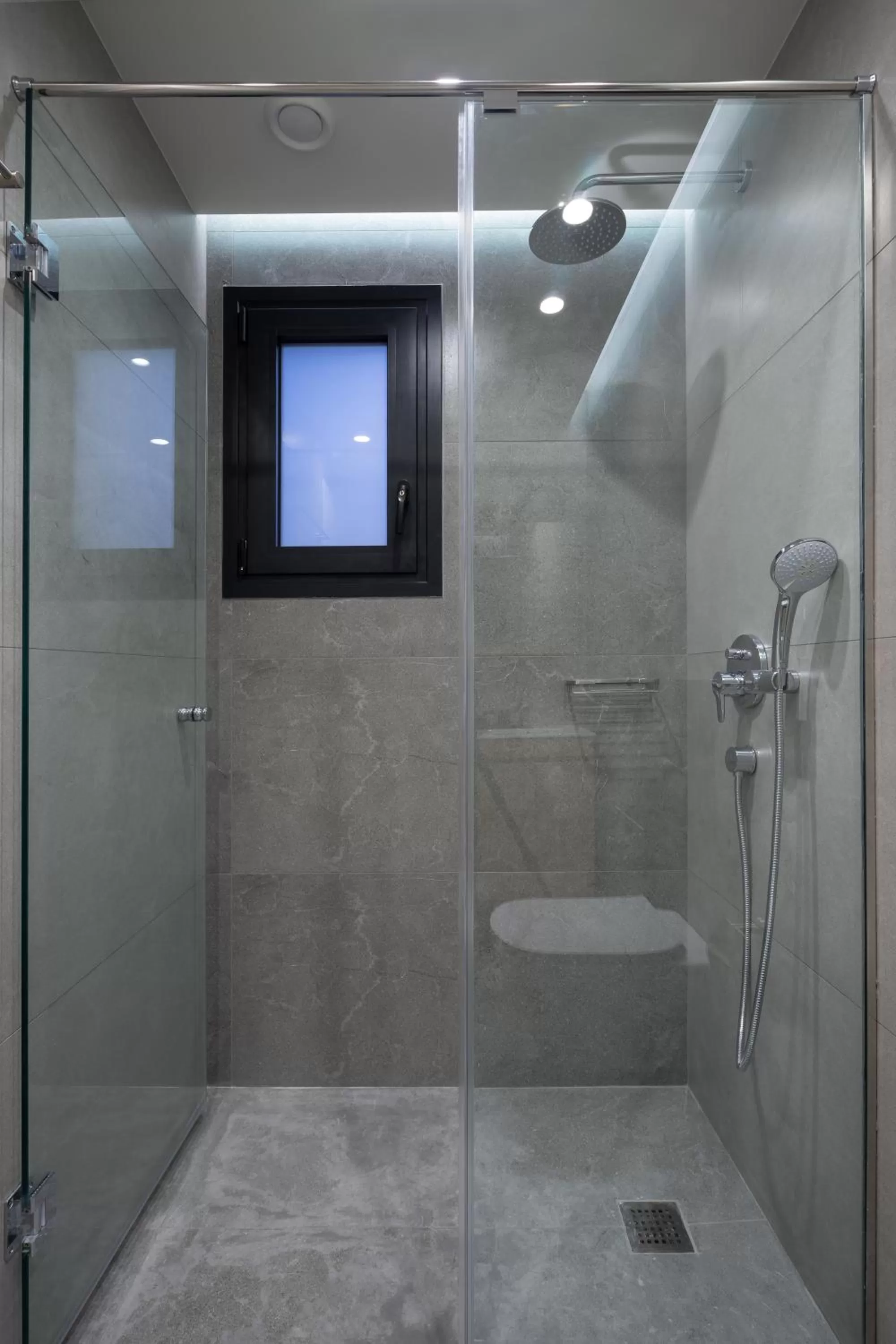 Shower in Hestia - Alexandras 38