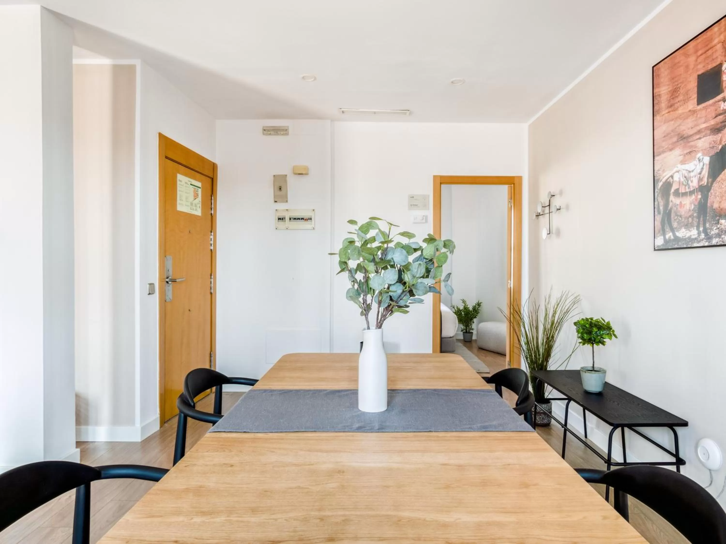 Dining area in Limehome Madrid Calle de Don Ramón de la Cruz