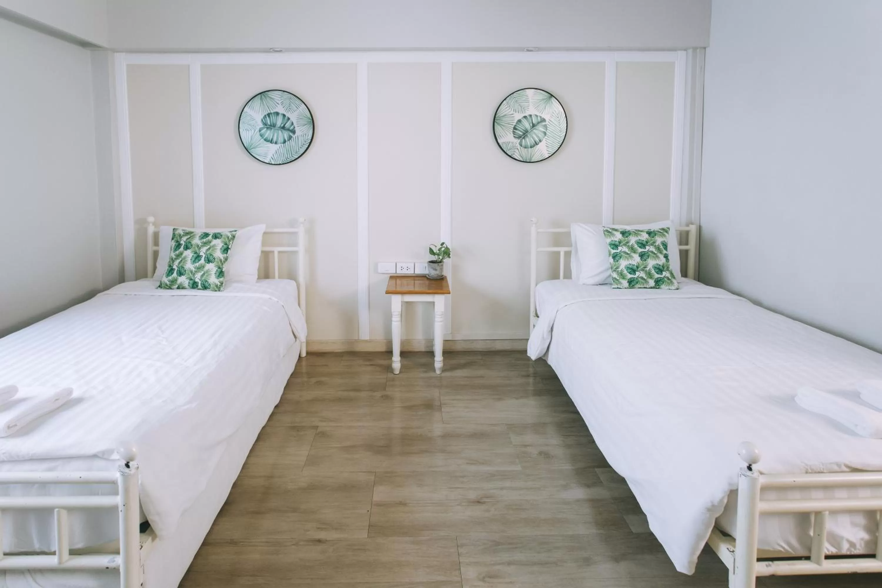 Bedroom, Bed in J's Cafe and Poshtel