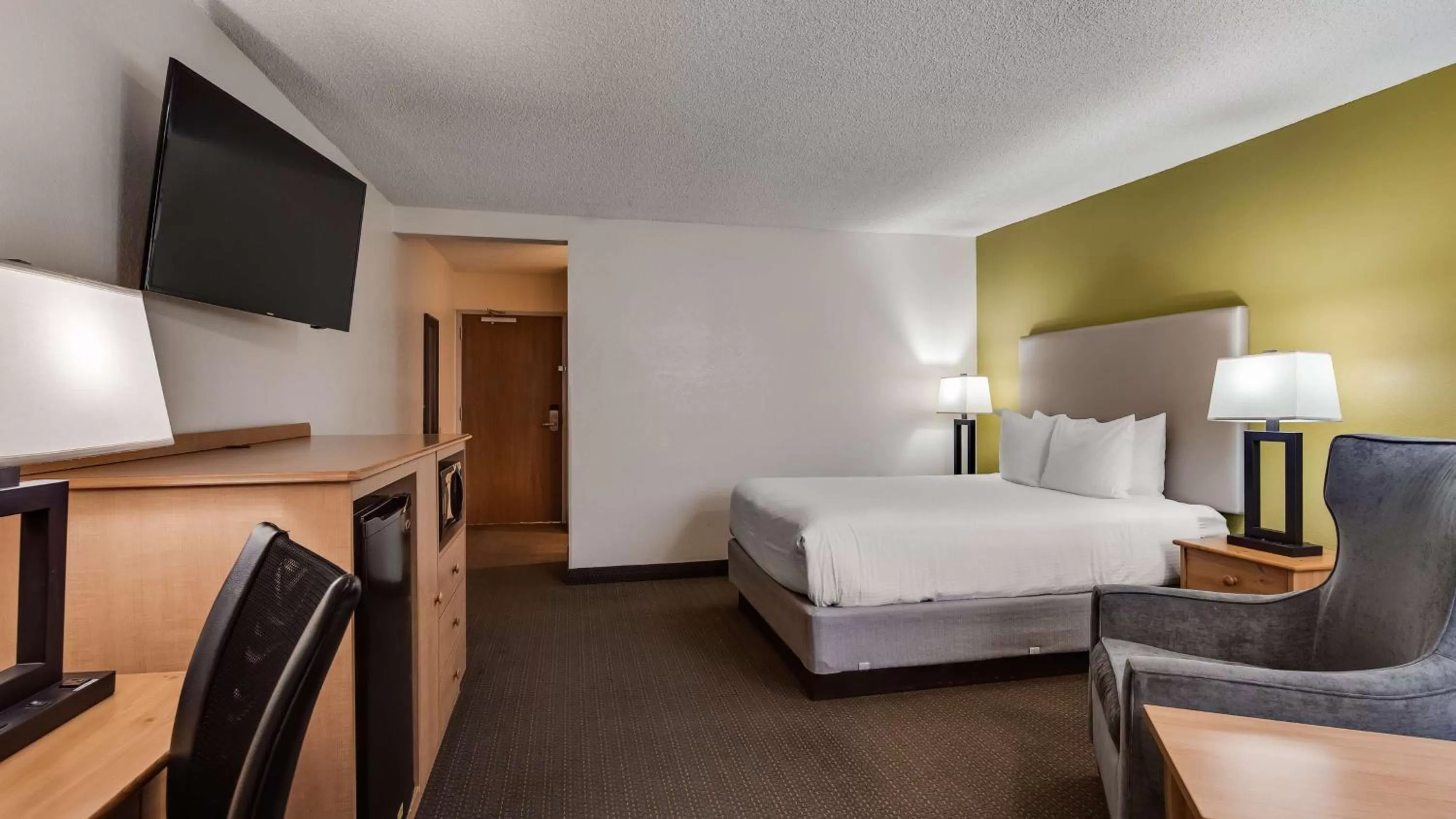 Queen Room - Disability Access - Non Smoking in Best Western Hi-Desert Inn