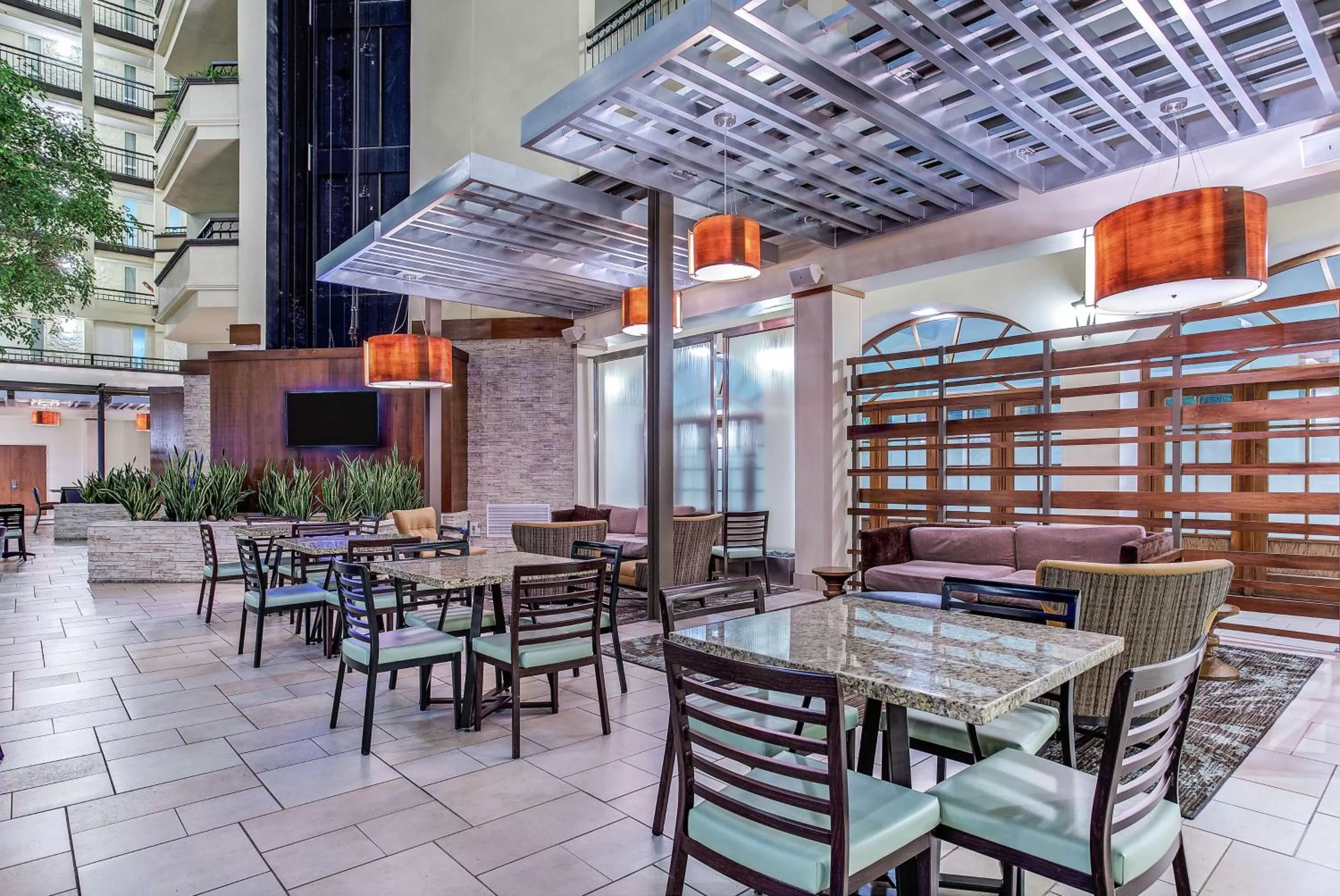 Lobby or reception in Embassy Suites by Hilton Nashville Airport