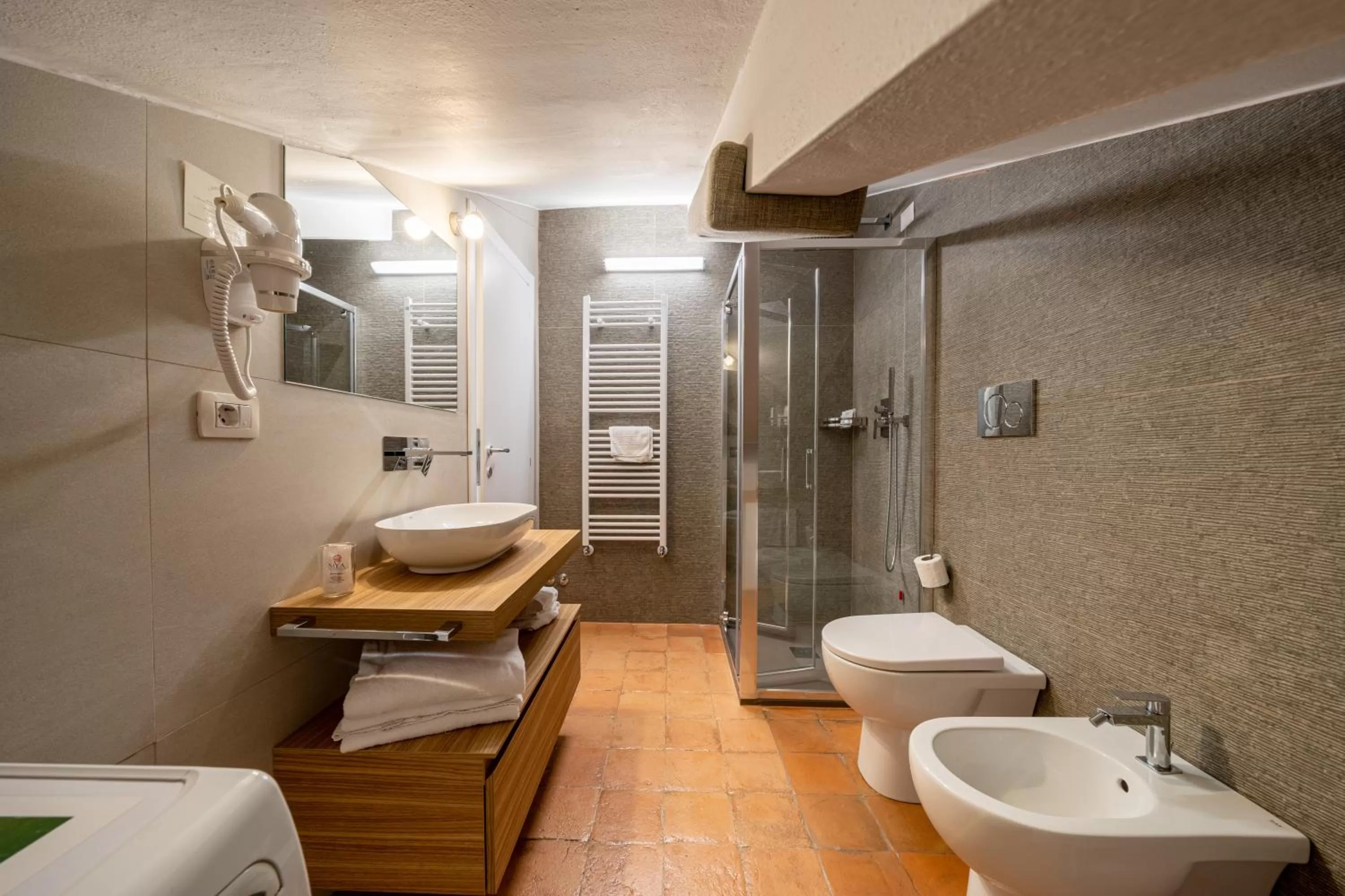 Shower in Affittacamere Valentina