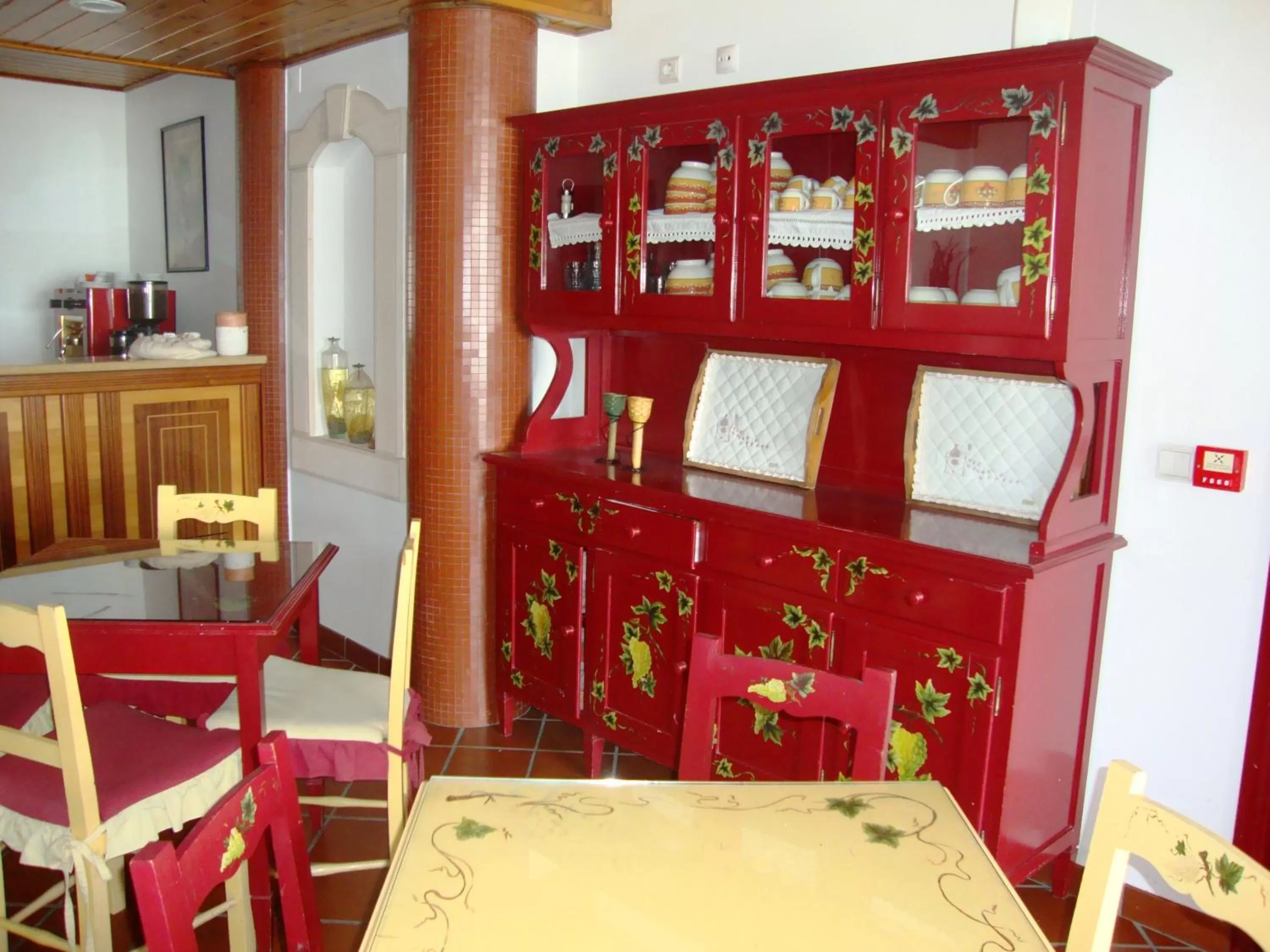 Continental breakfast in Hotel Mar e Sol VNMF by Umbral