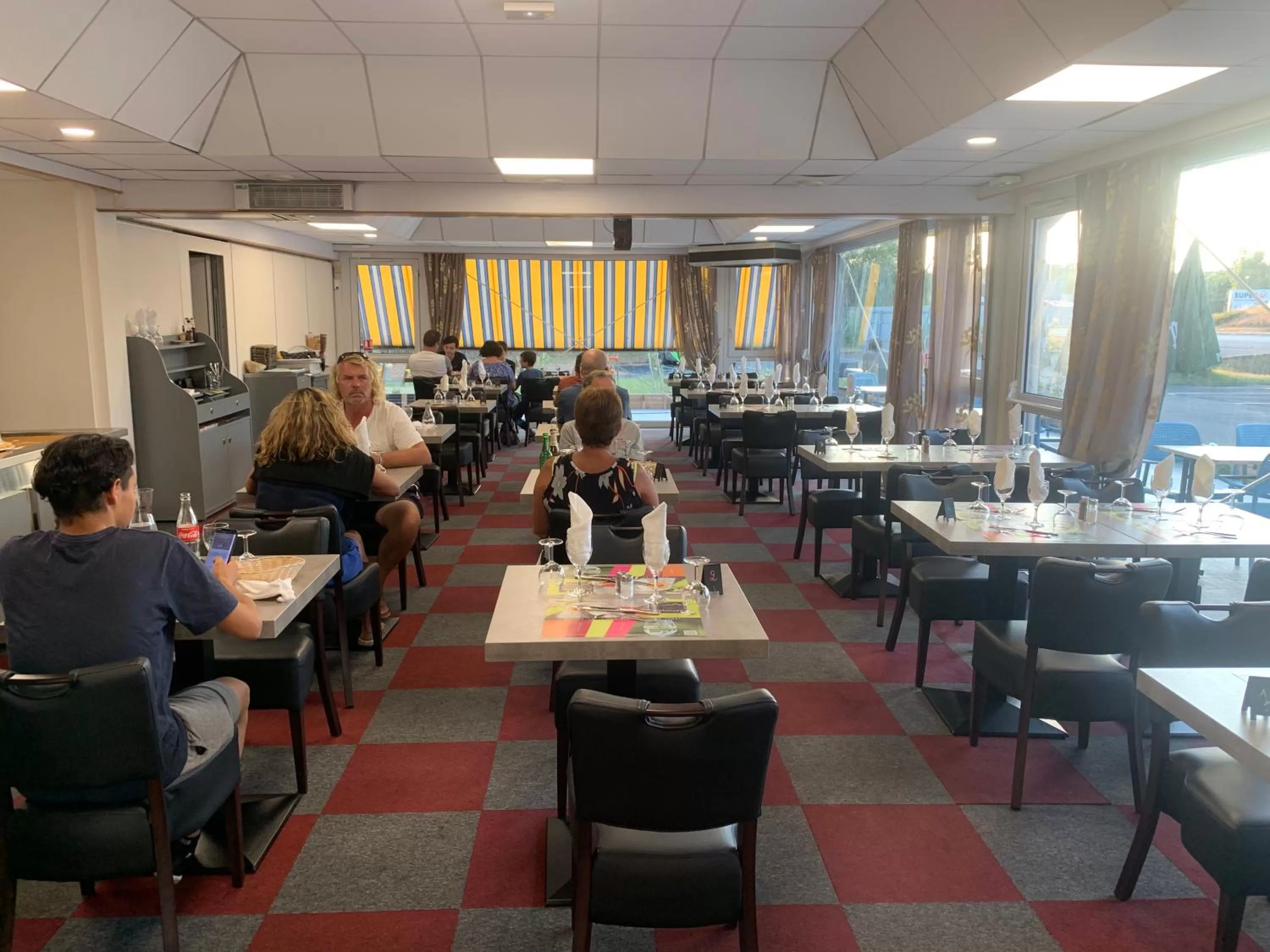 Restaurant/places to eat in Astrotel Romorantin-Lanthenay Soirée étape