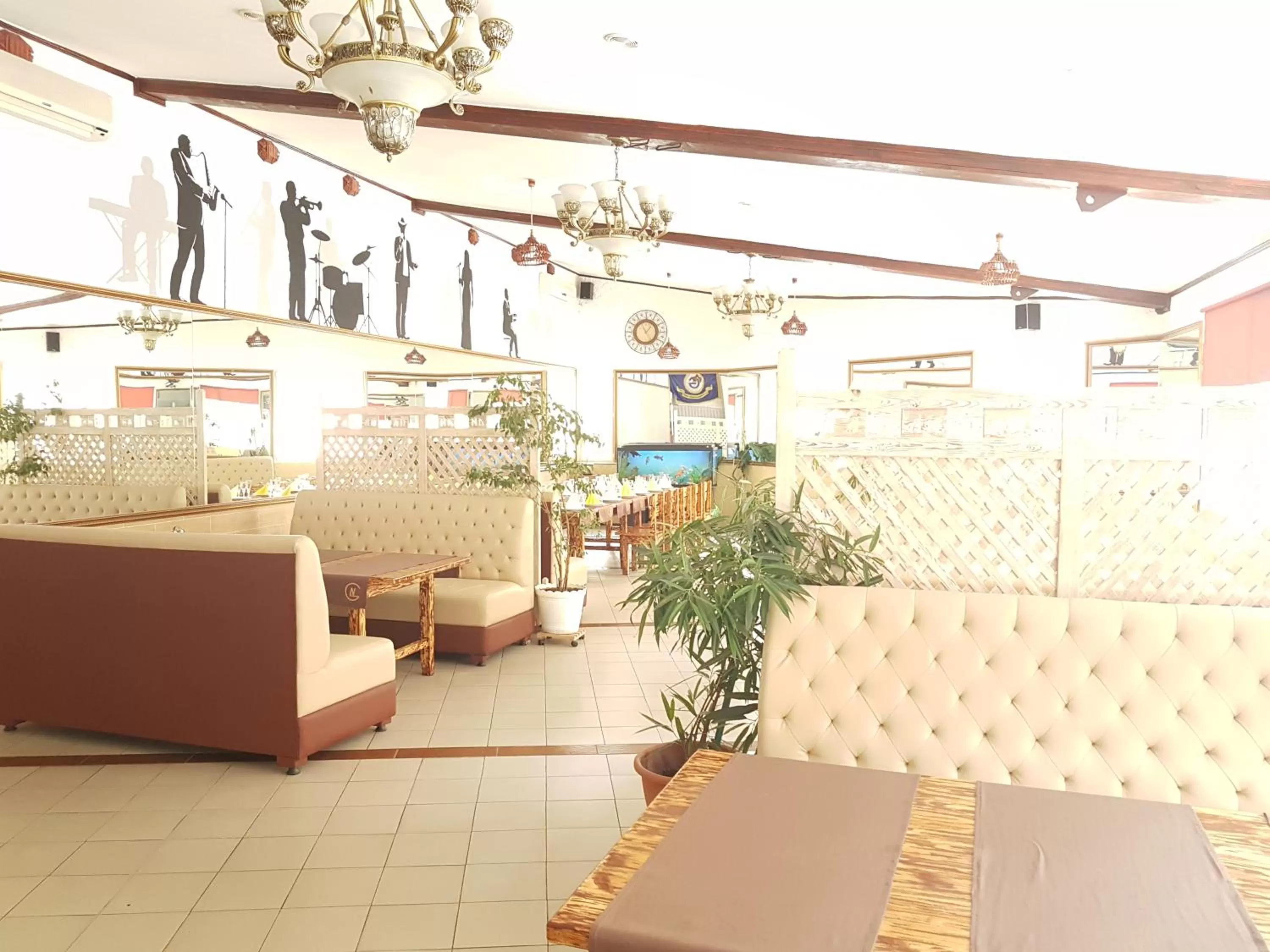 Restaurant/places to eat in Galian Hotel