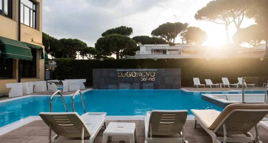 Swimming pool in Hotel Logonovo