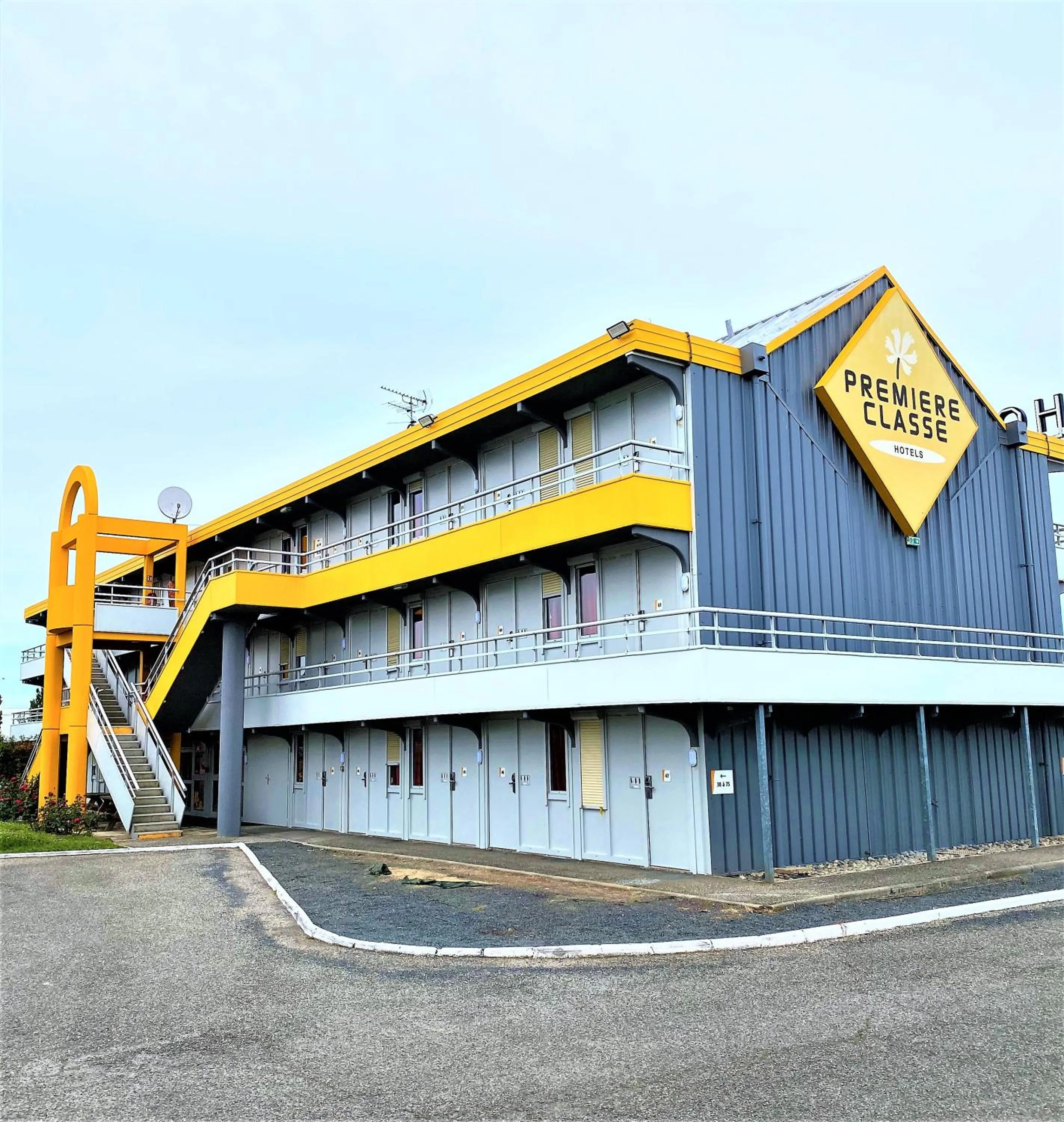 Property building in Premiere Classe Montauban