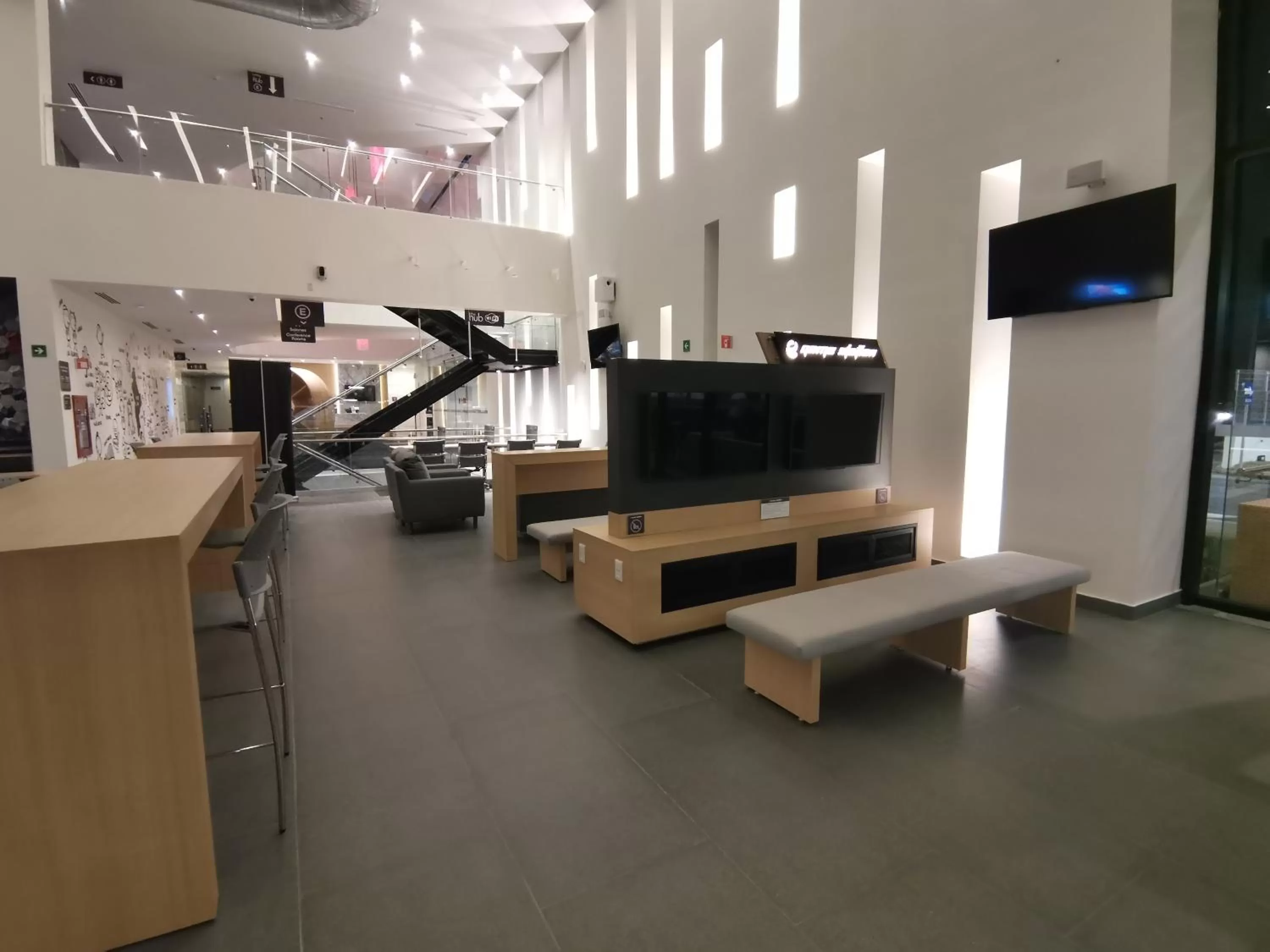 Communal lounge/ TV room in Ramada Encore by Wyndham Monterrey Apodaca Zona Aeropuerto