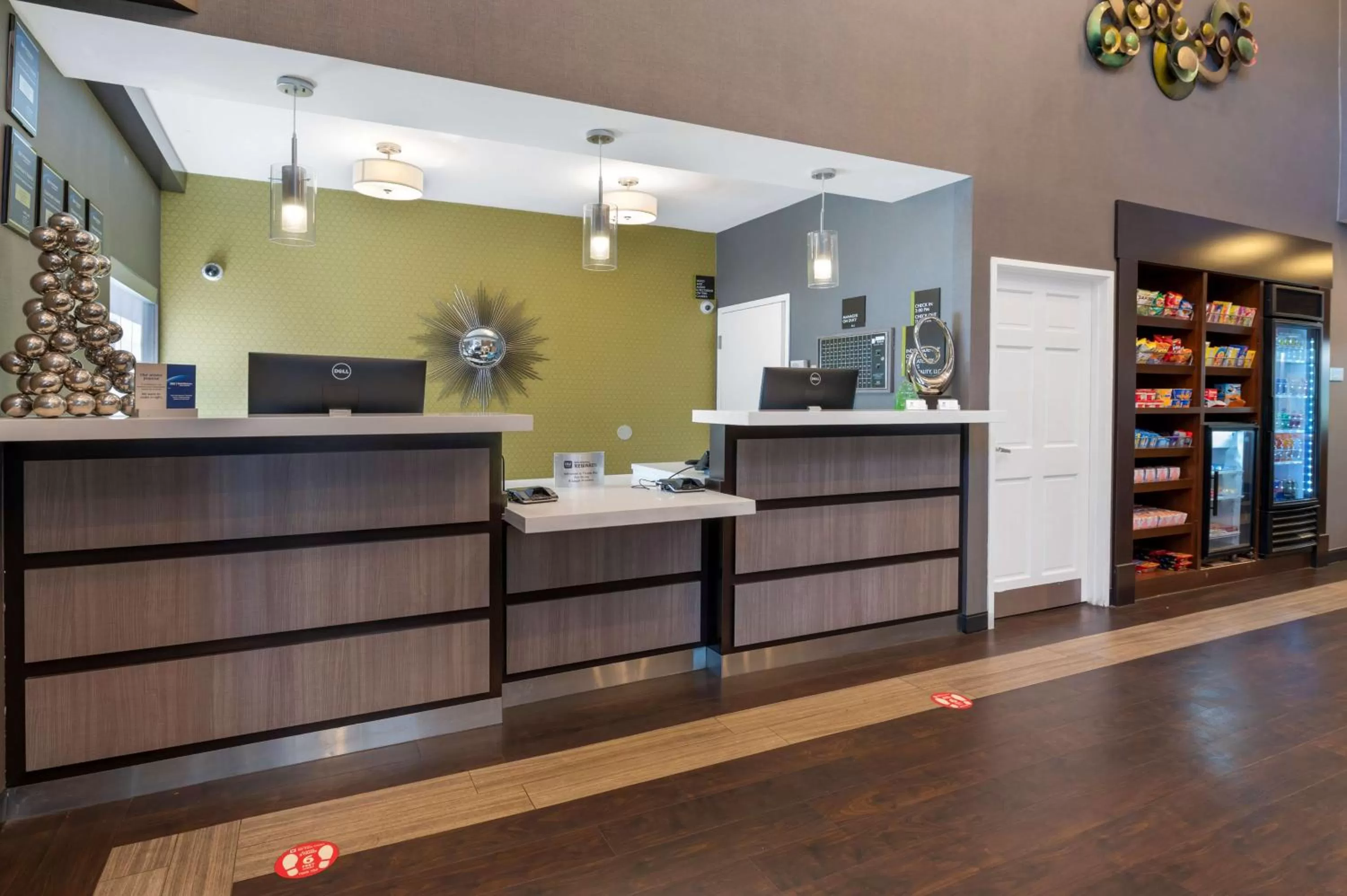 Lobby or reception in Best Western Hilliard Inn & Suites