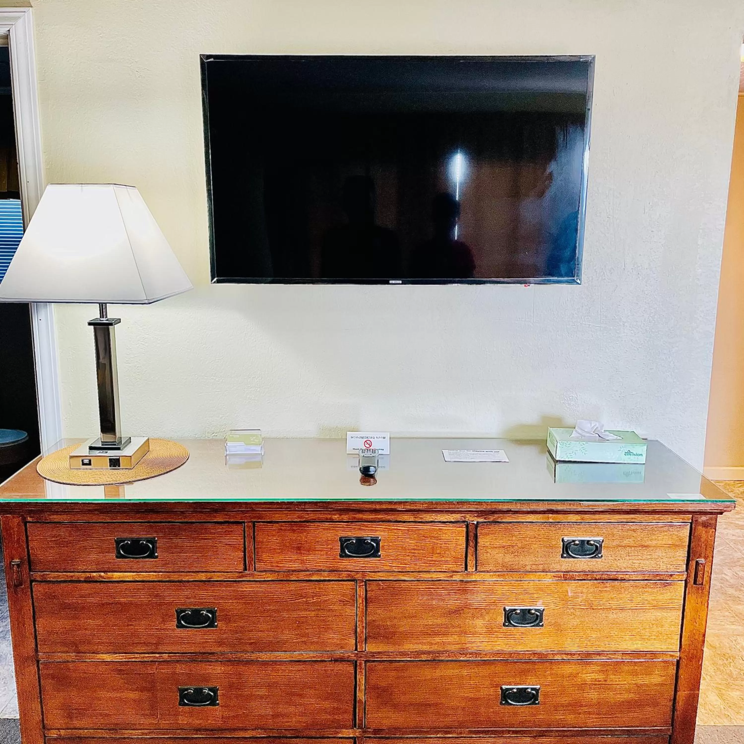 TV and multimedia in Sage N Sand Motel