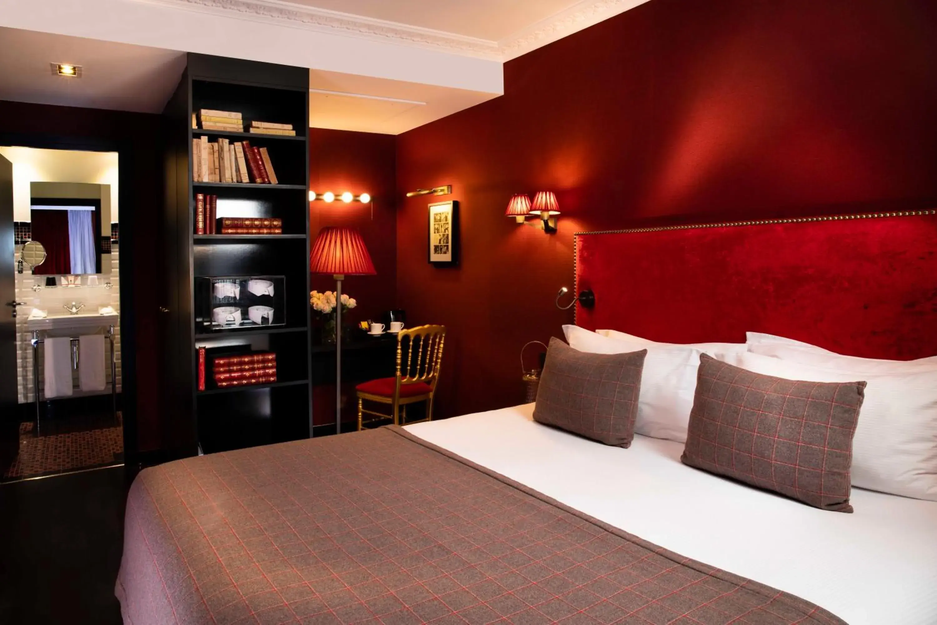 Superior Double Room with with Private Hammam Access in Hotel Monsieur & Spa Superior Double Room with with Private Hammam Access in Hotel Monsieur & Spa