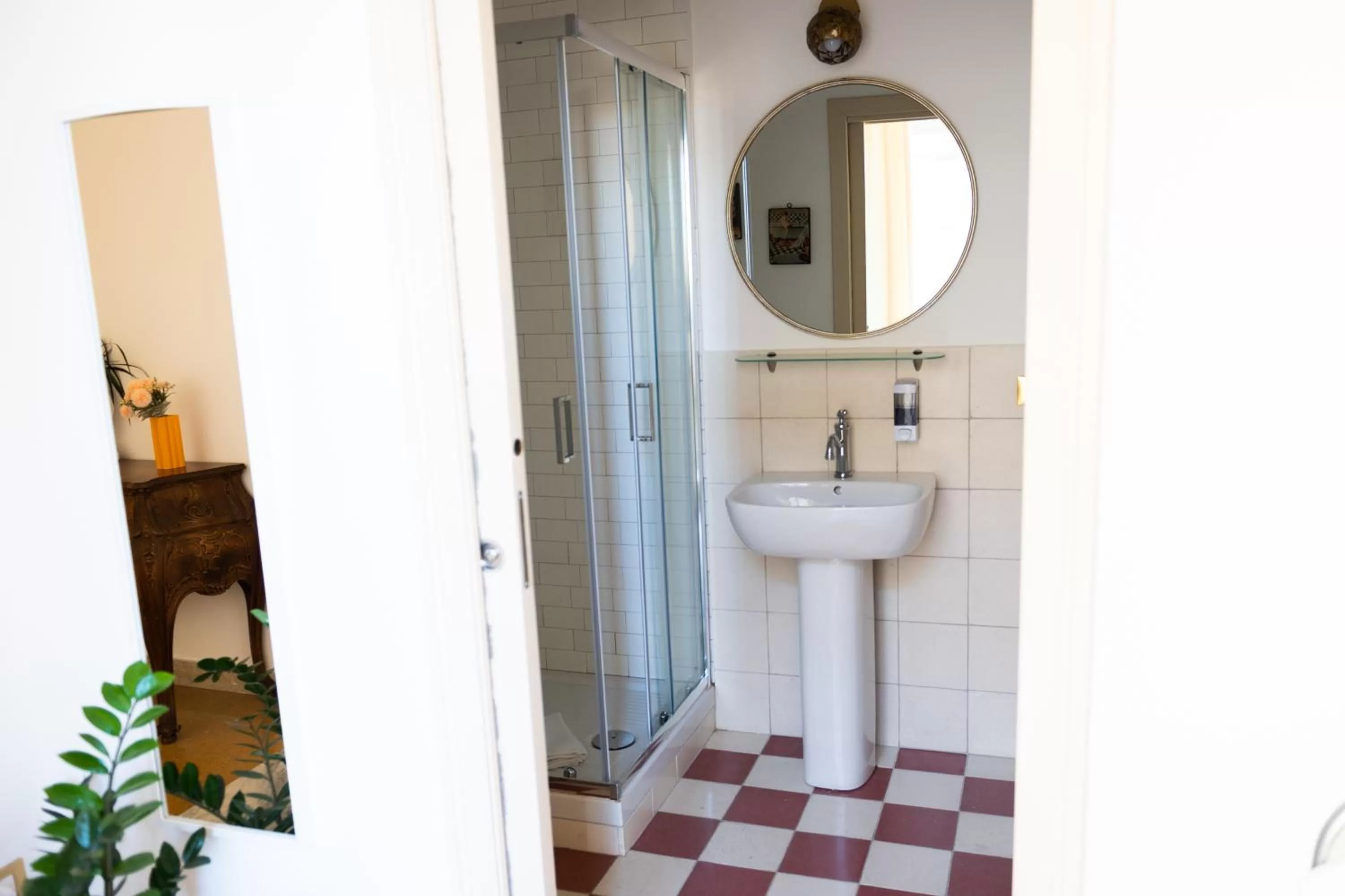 Bathroom in AUSA suites