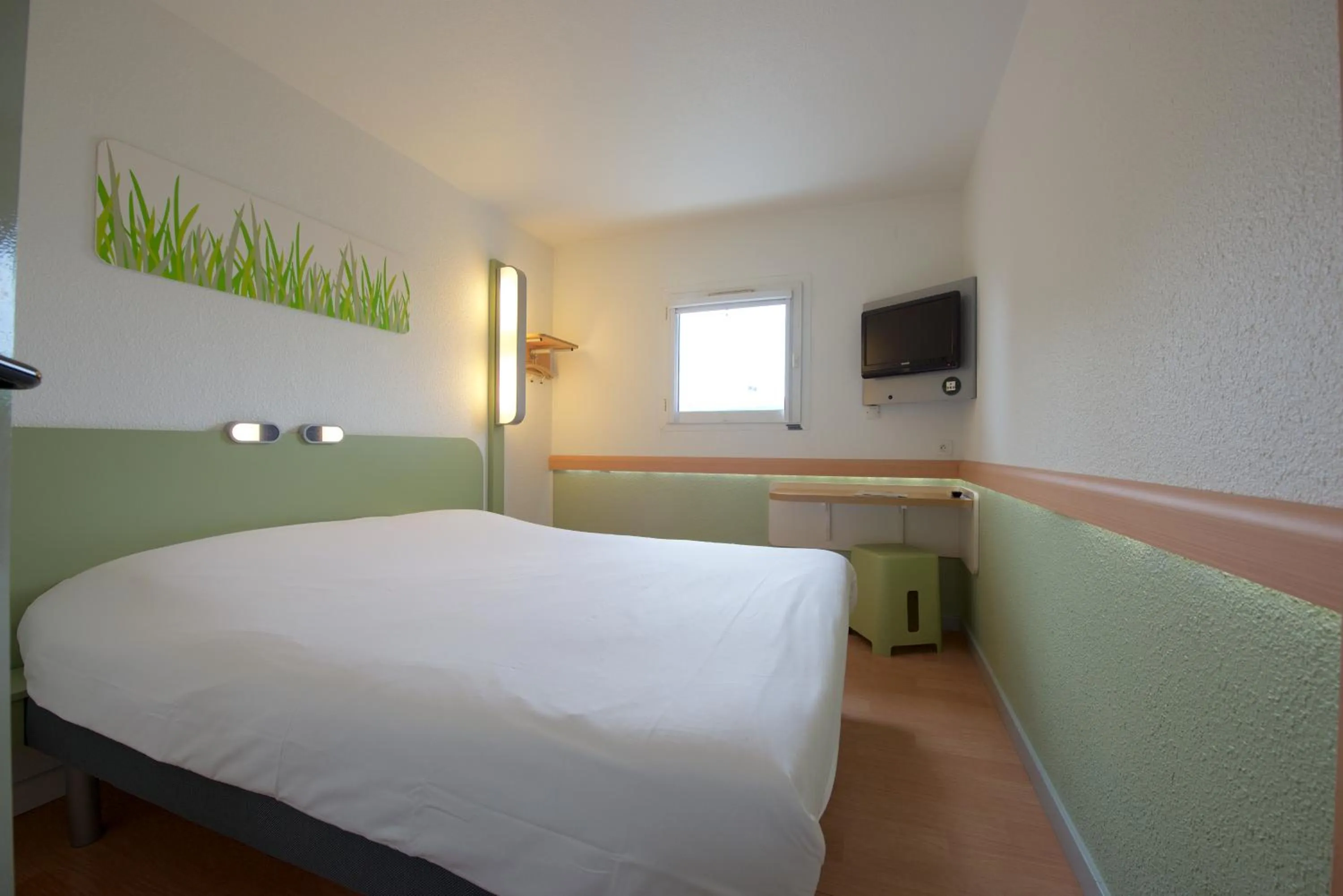 Bed in ibis budget Pau Lescar