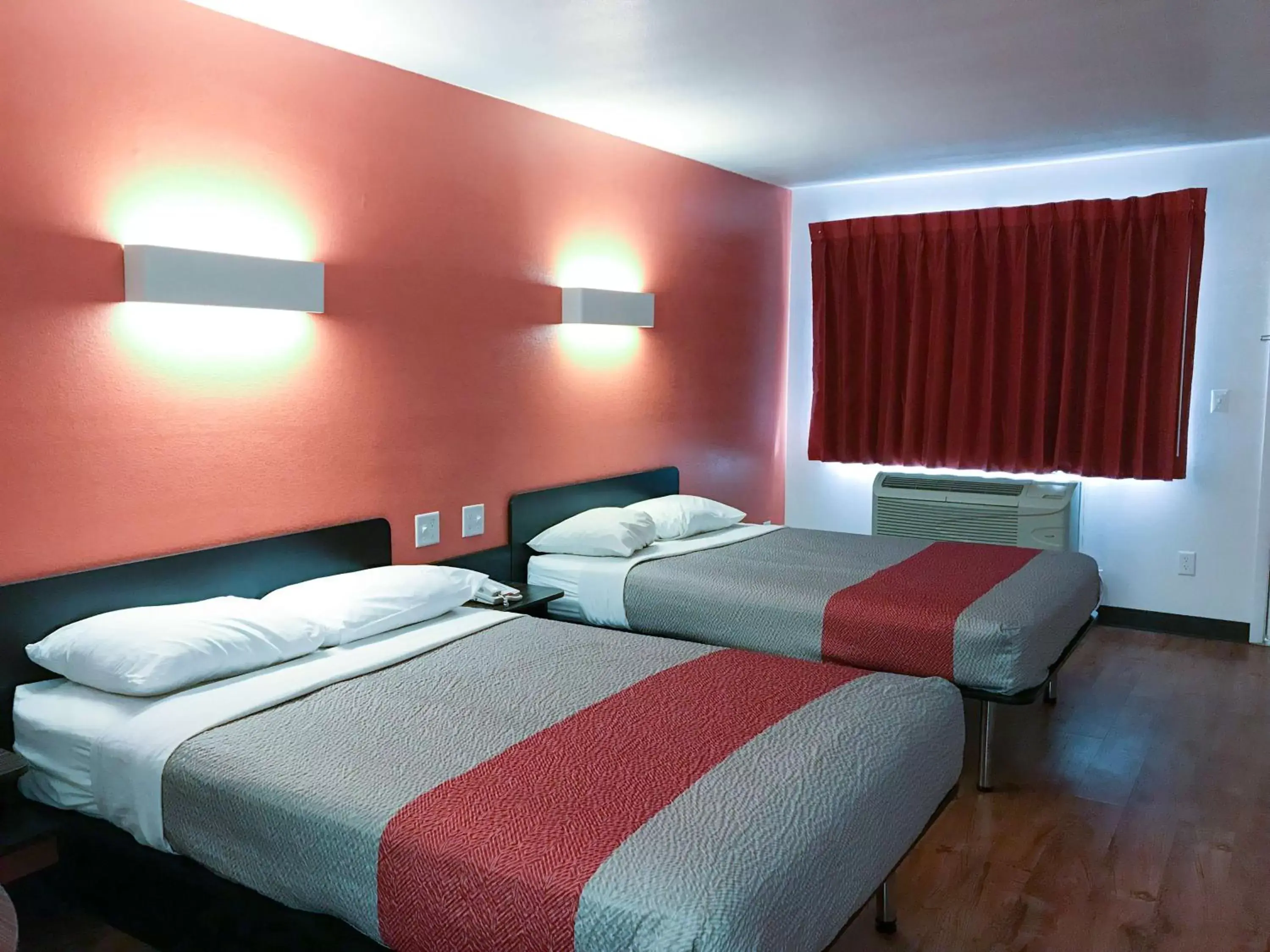 Quadruple Room - single occupancy - Smoking in Motel 6-Bremen, GA Quadruple Room - single occupancy - Smoking in Motel 6-Bremen, GA