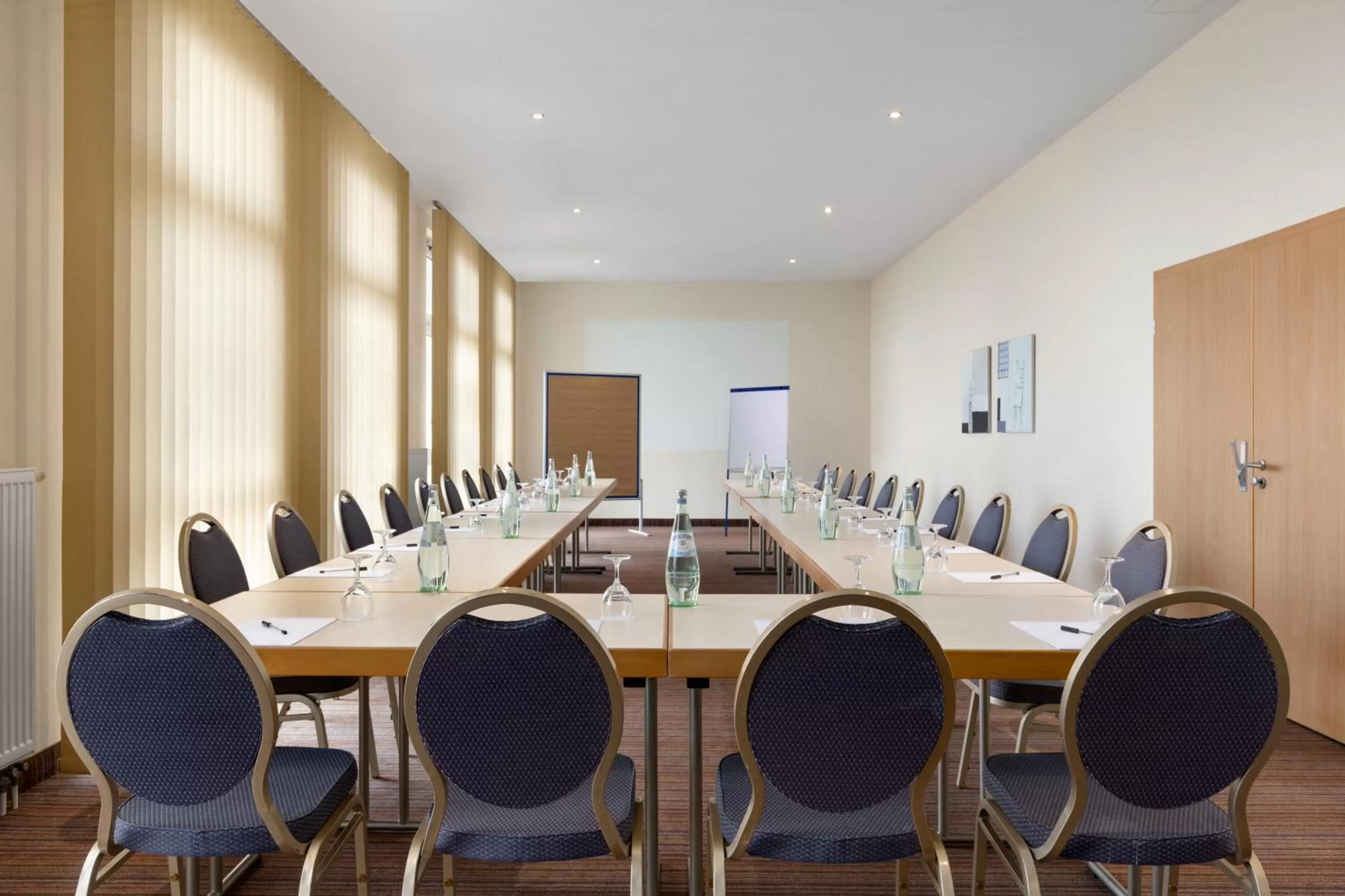 Business facilities in Ramada by Wyndham München Airport