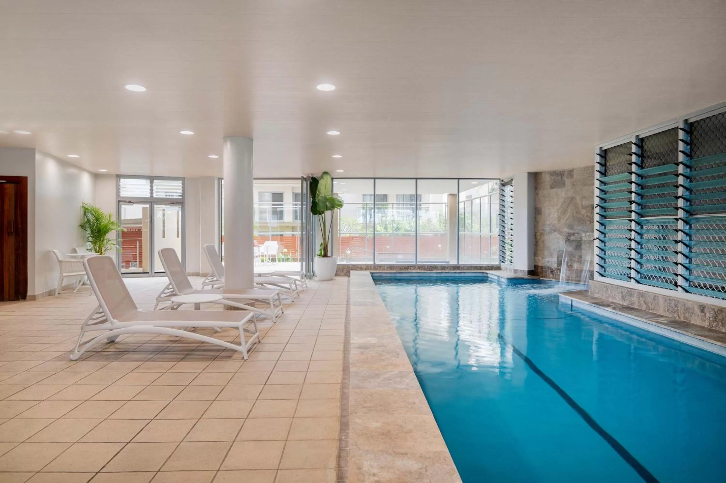 Swimming pool in Mantra The Observatory