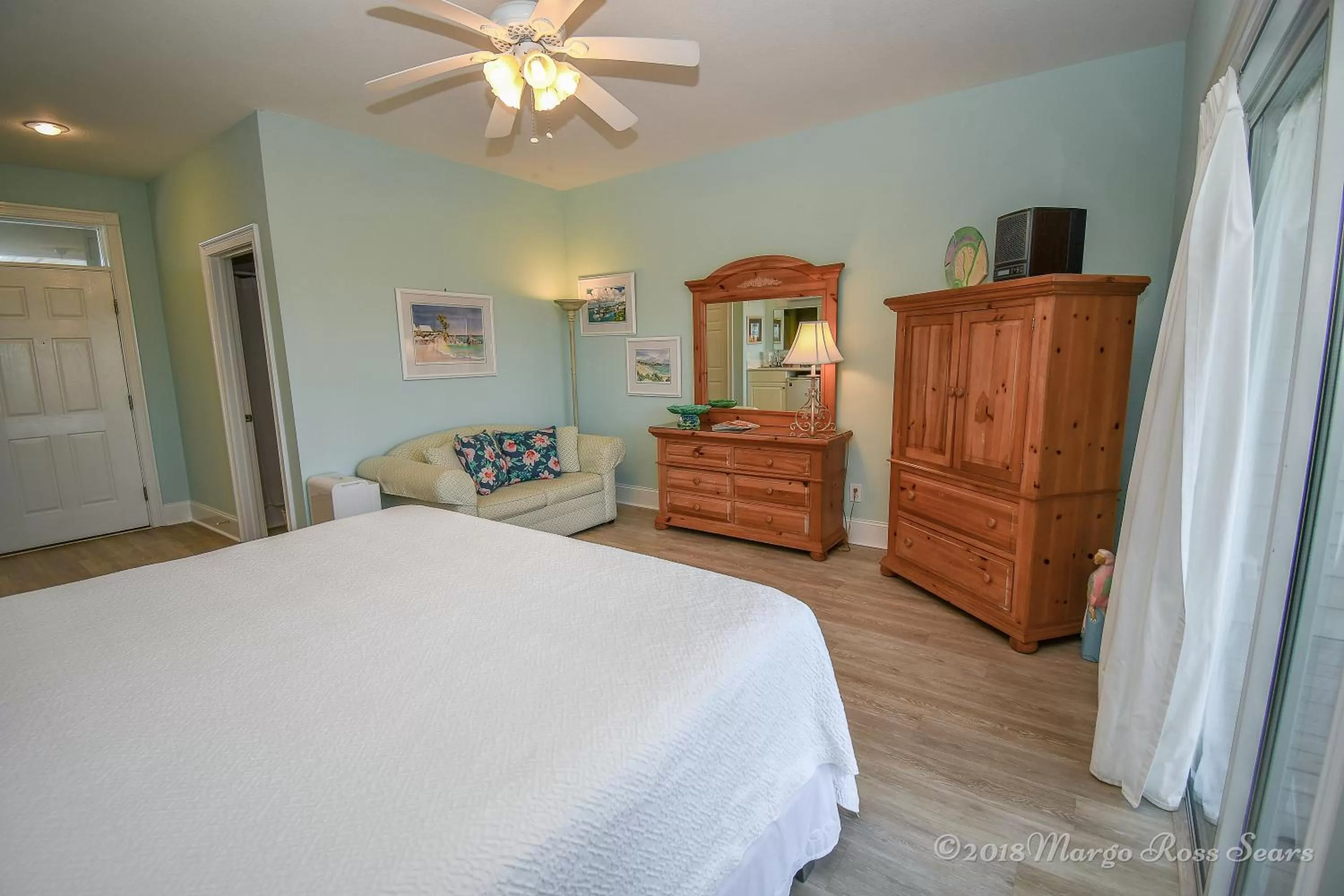 Bed in The Sunset Inn