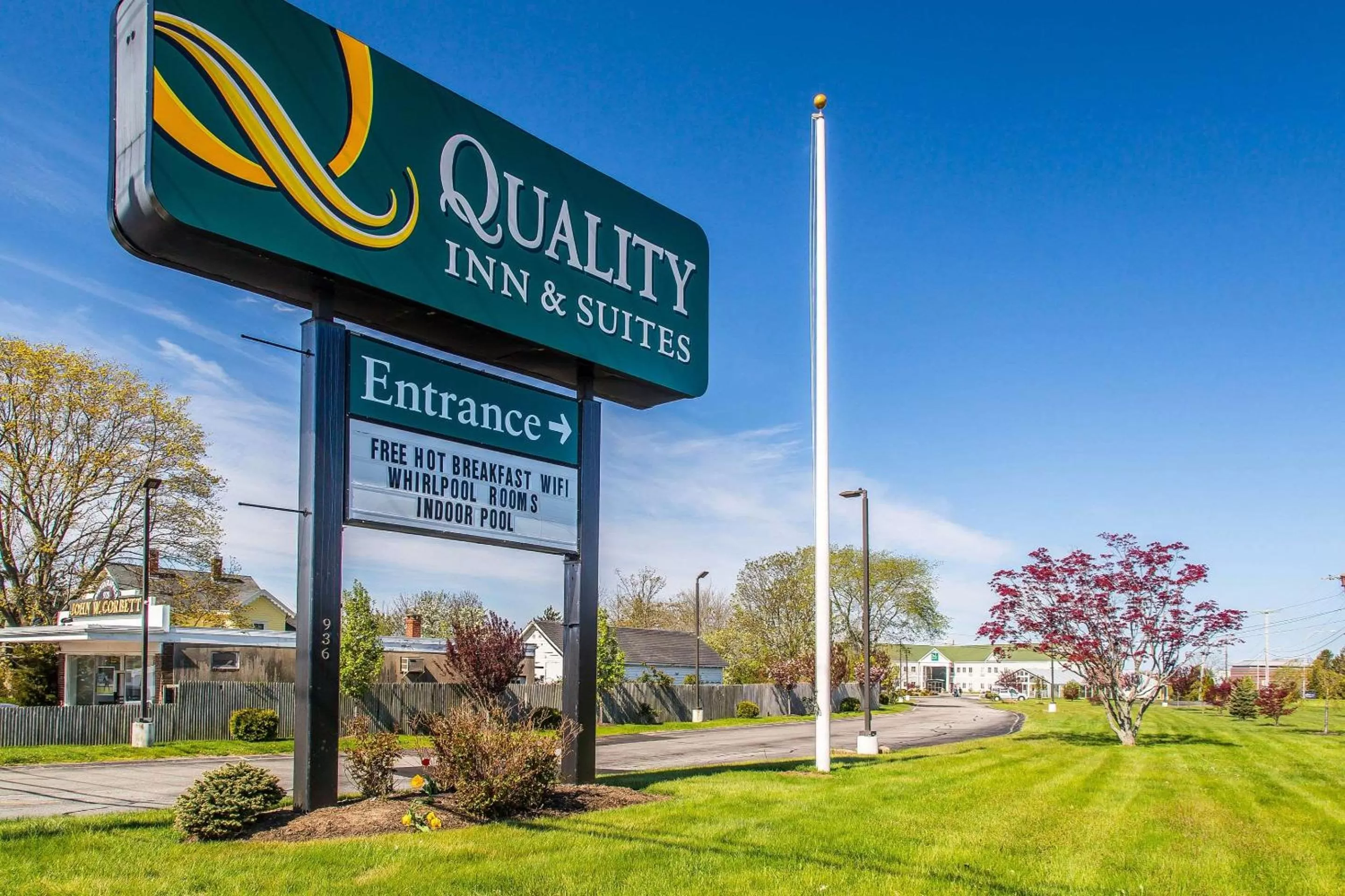 Property building in Quality Inn & Suites Middletown - Newport