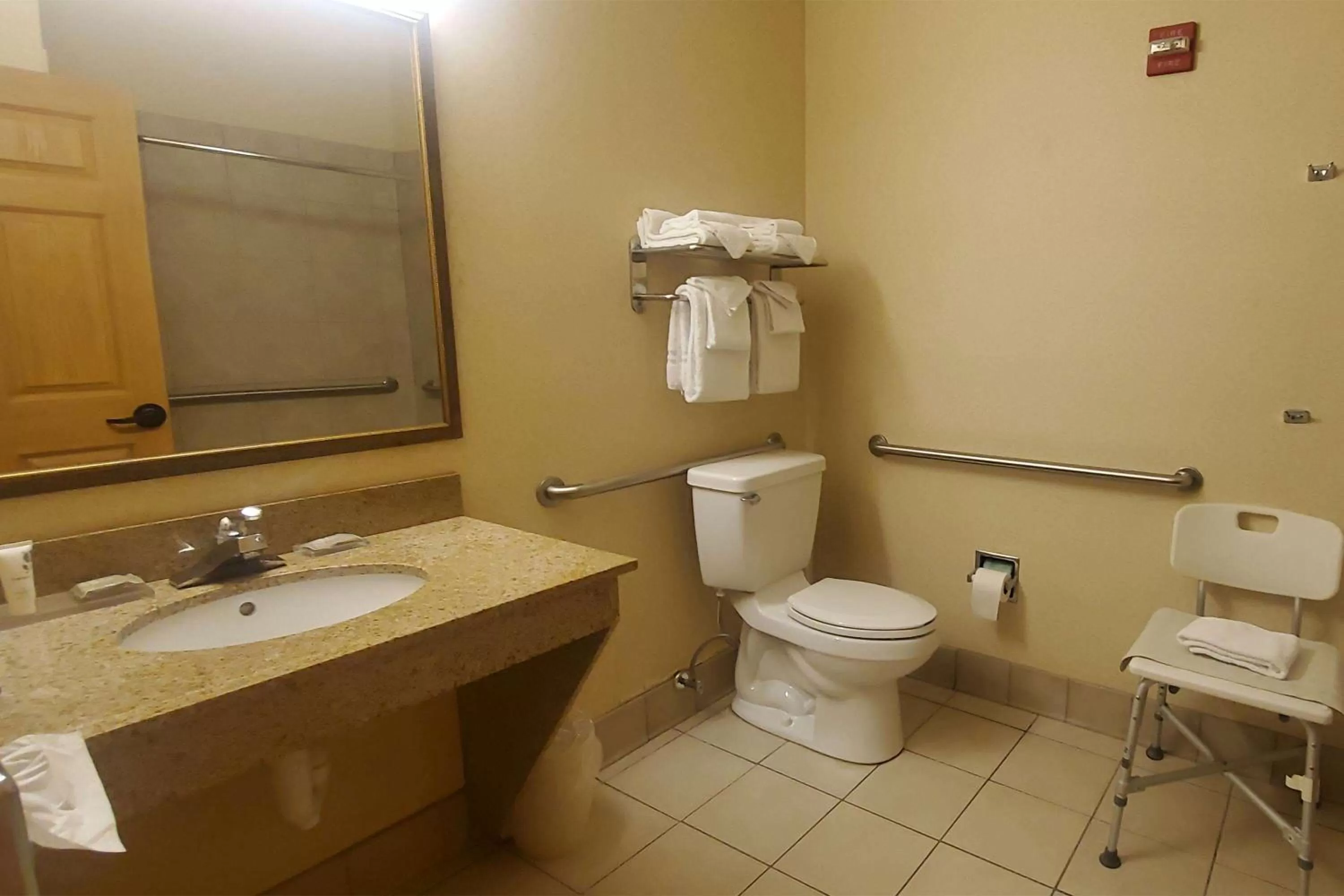 Toilet in Wingate by Wyndham Youngstown - Austintown