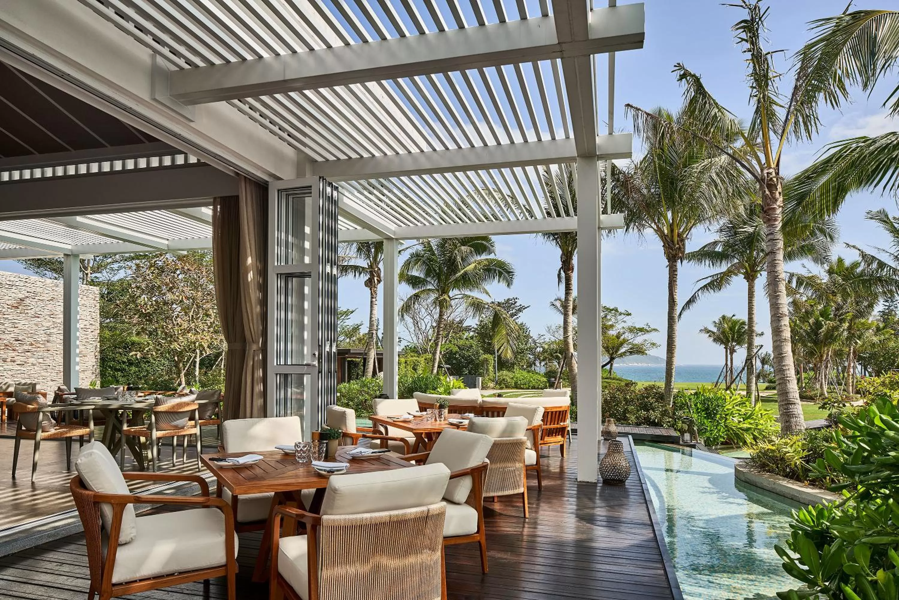 Restaurant/places to eat in Rosewood Sanya