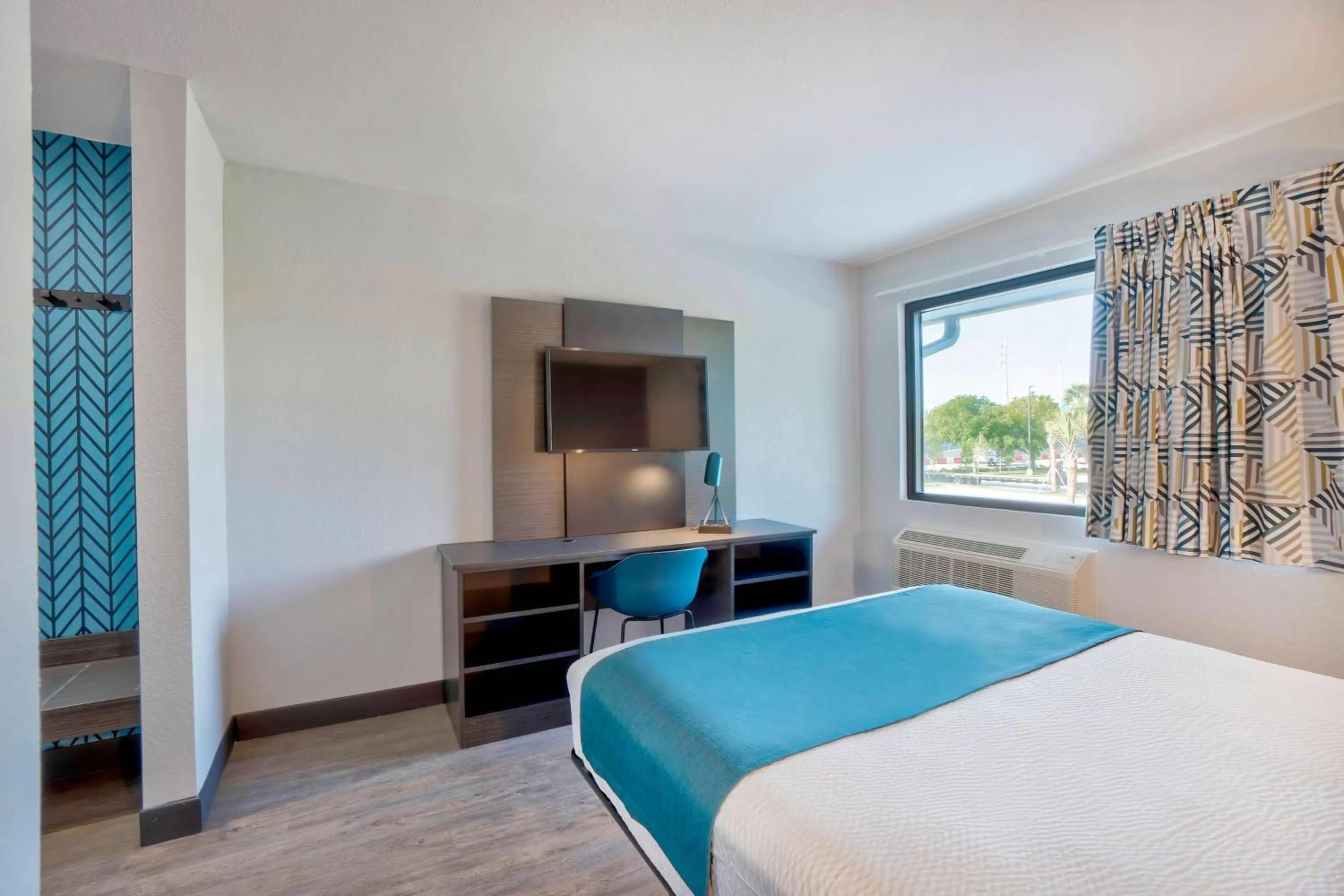 Bedroom, Bed in Motel 6-Fort Lauderdale, FL