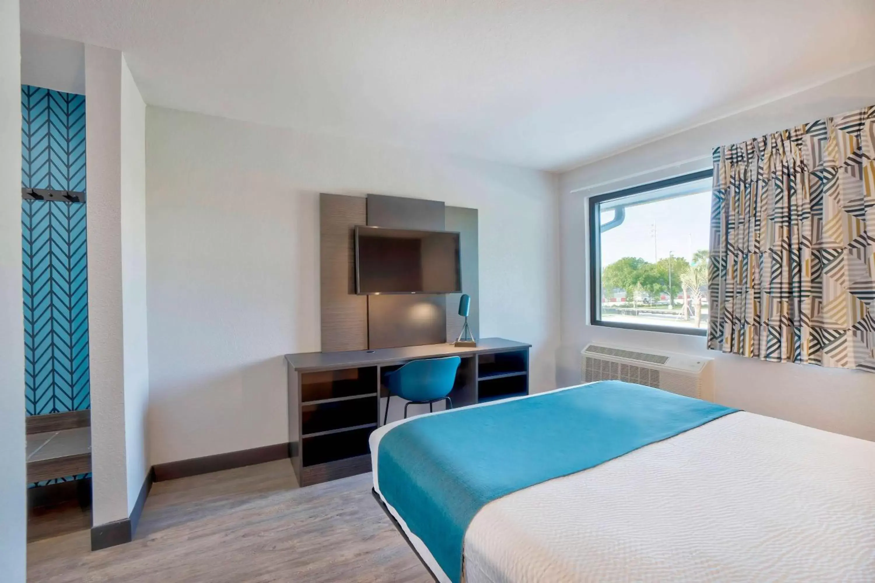 Queen Room - Disability Access - Non-Smoking in Motel 6-Fort Lauderdale, FL Queen Room - Disability Access - Non-Smoking in Motel 6-Fort Lauderdale, FL