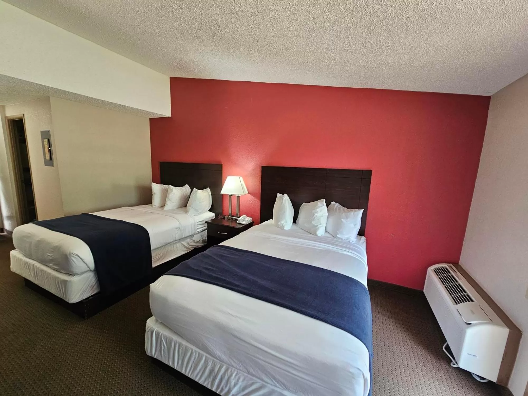 Bedroom, Bed in Lodge at Chalk Hill