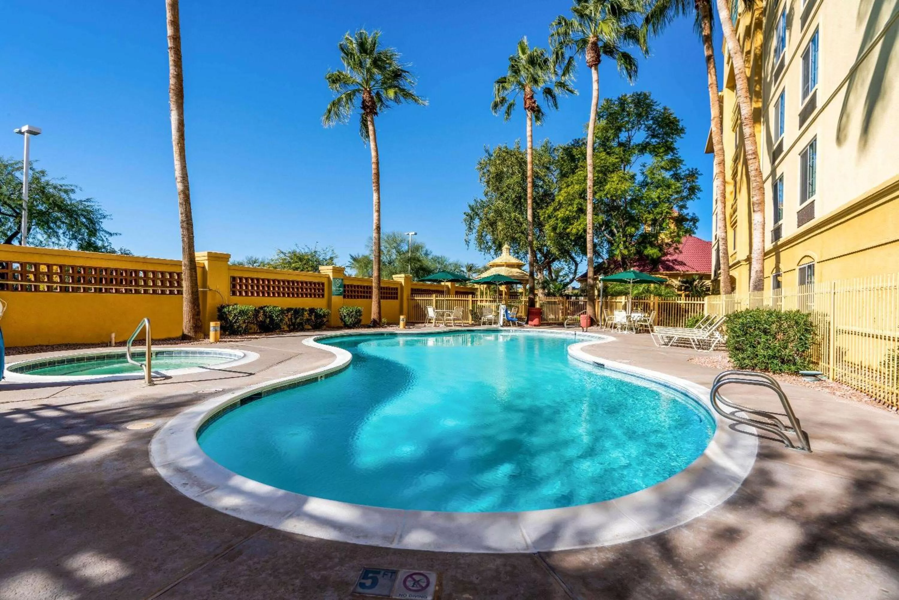 Pool view in La Quinta by Wyndham Phoenix West Peoria