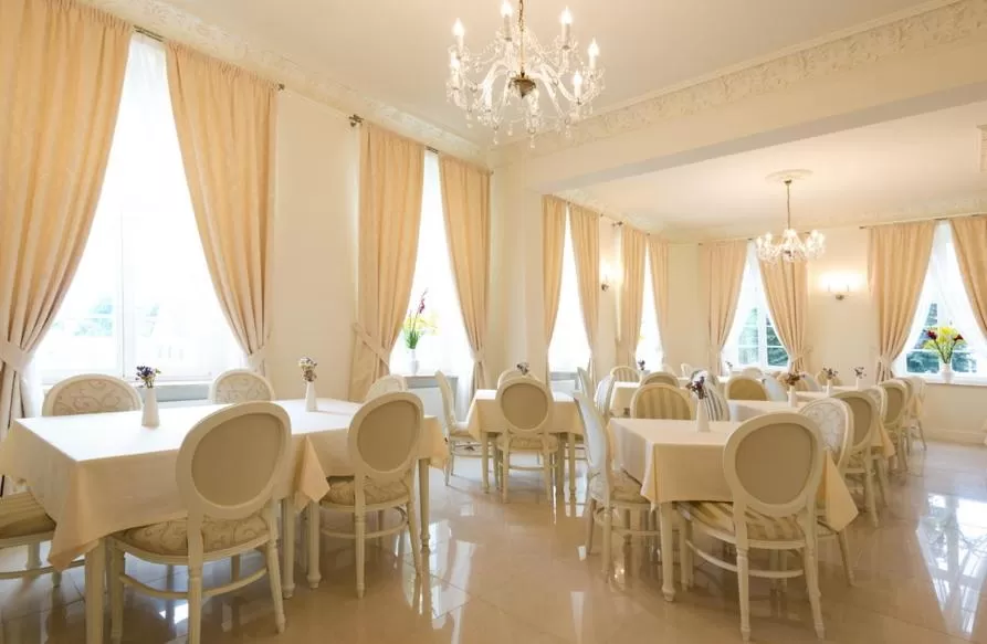 Restaurant/places to eat in Hotel SPA Akacjowy Dwór