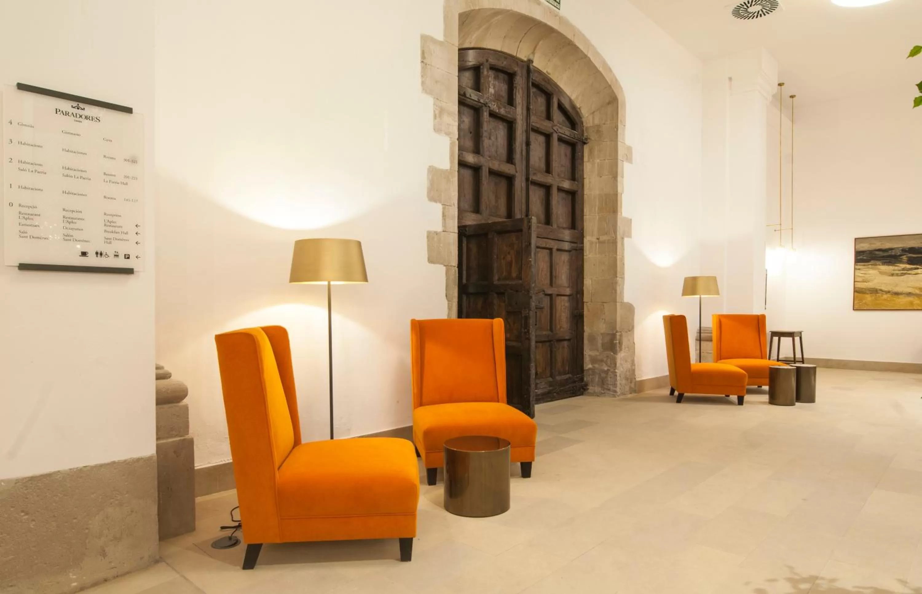 Lobby or reception in Parador de Lleida