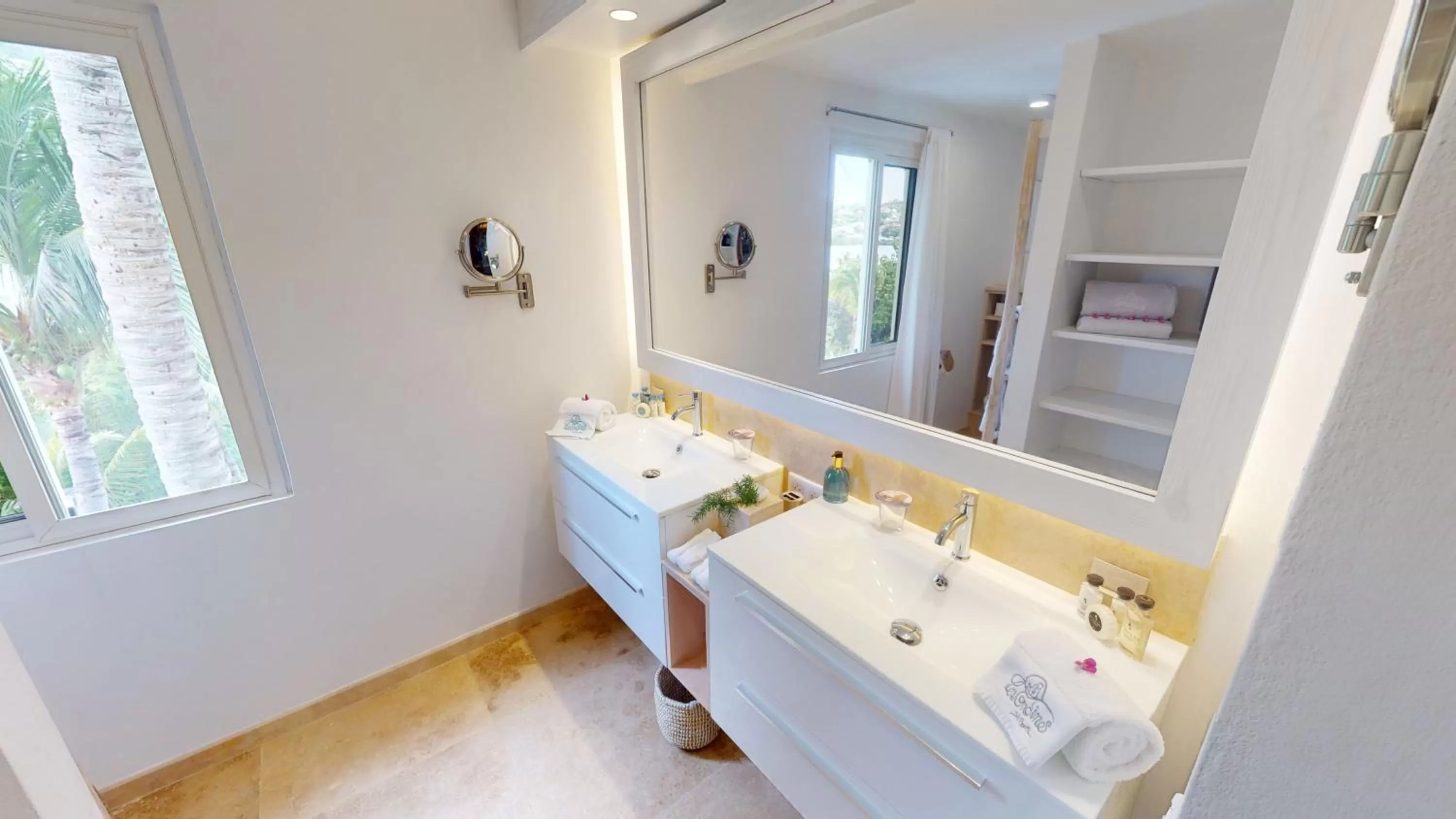 Bathroom in Hotel Les Ondines Sur La Plage