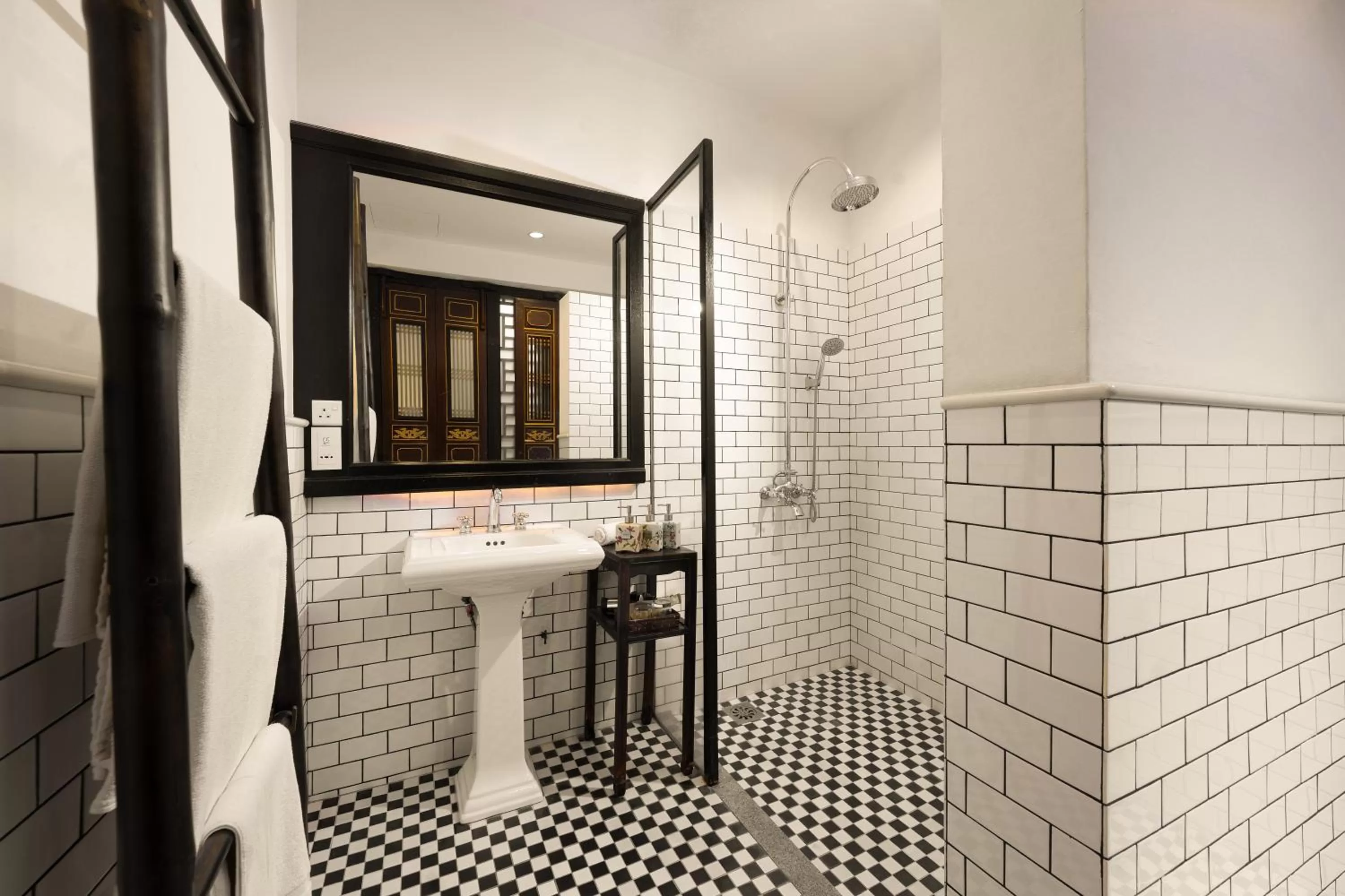 Bathroom in Cheong Fatt Tze - The Blue Mansion